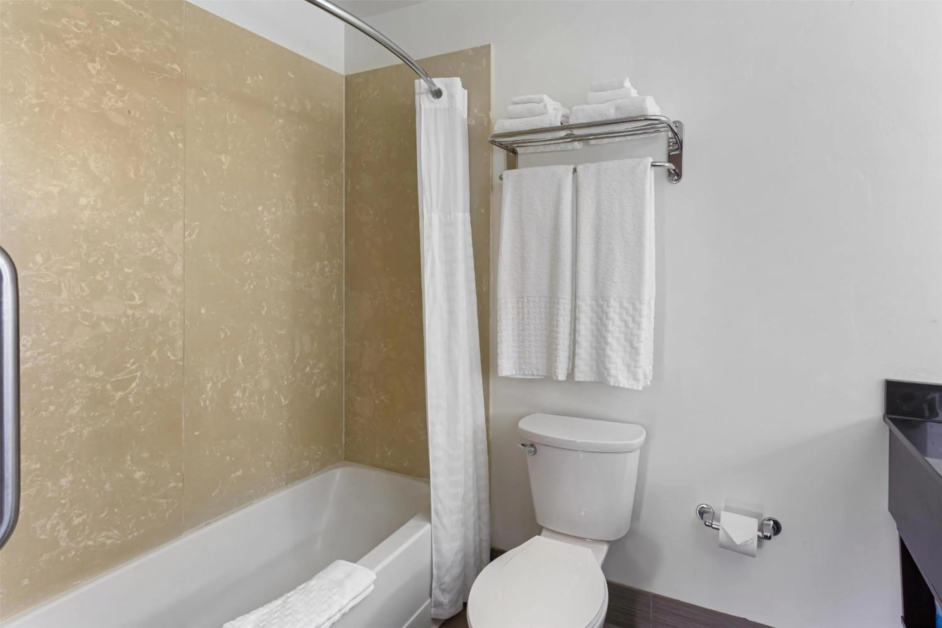 Bathroom in Best Western Duchesne Inn