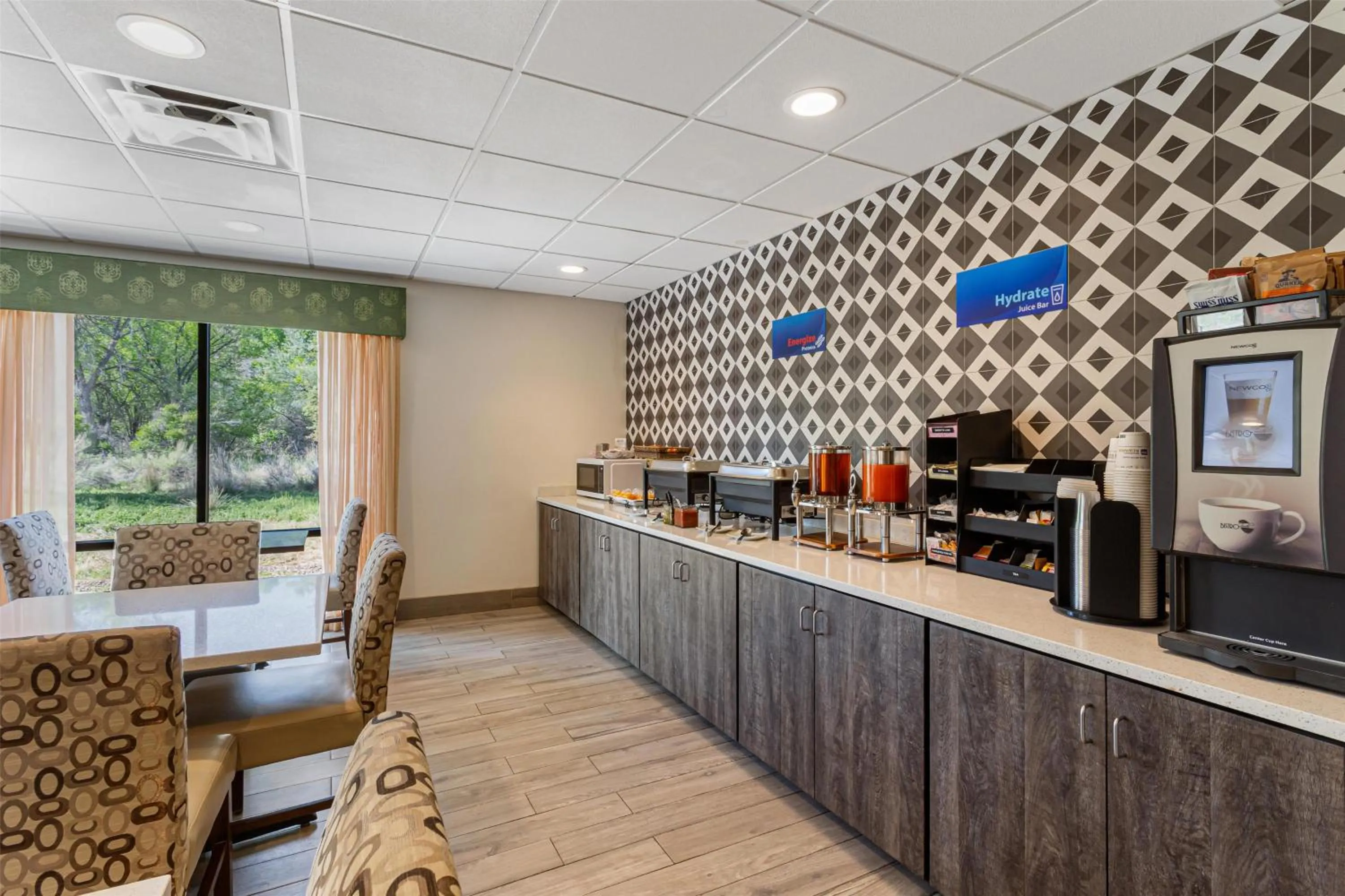 Breakfast in Best Western Duchesne Inn