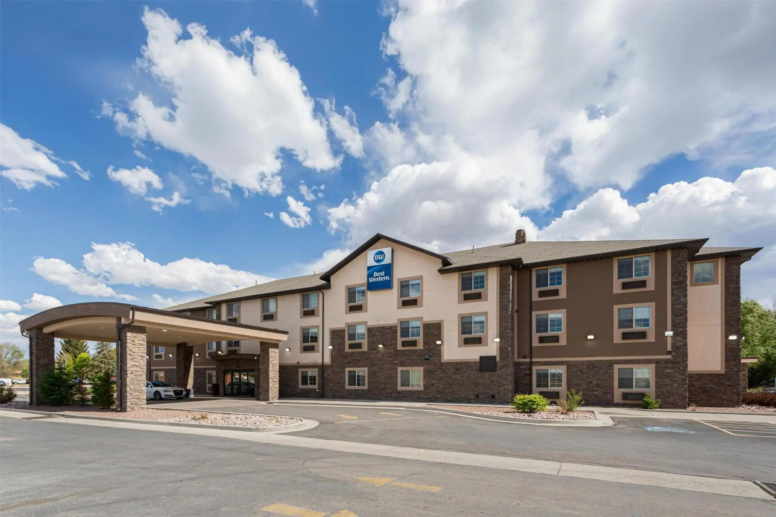 Property building in Best Western Duchesne Inn Property building in Best Western Duchesne Inn