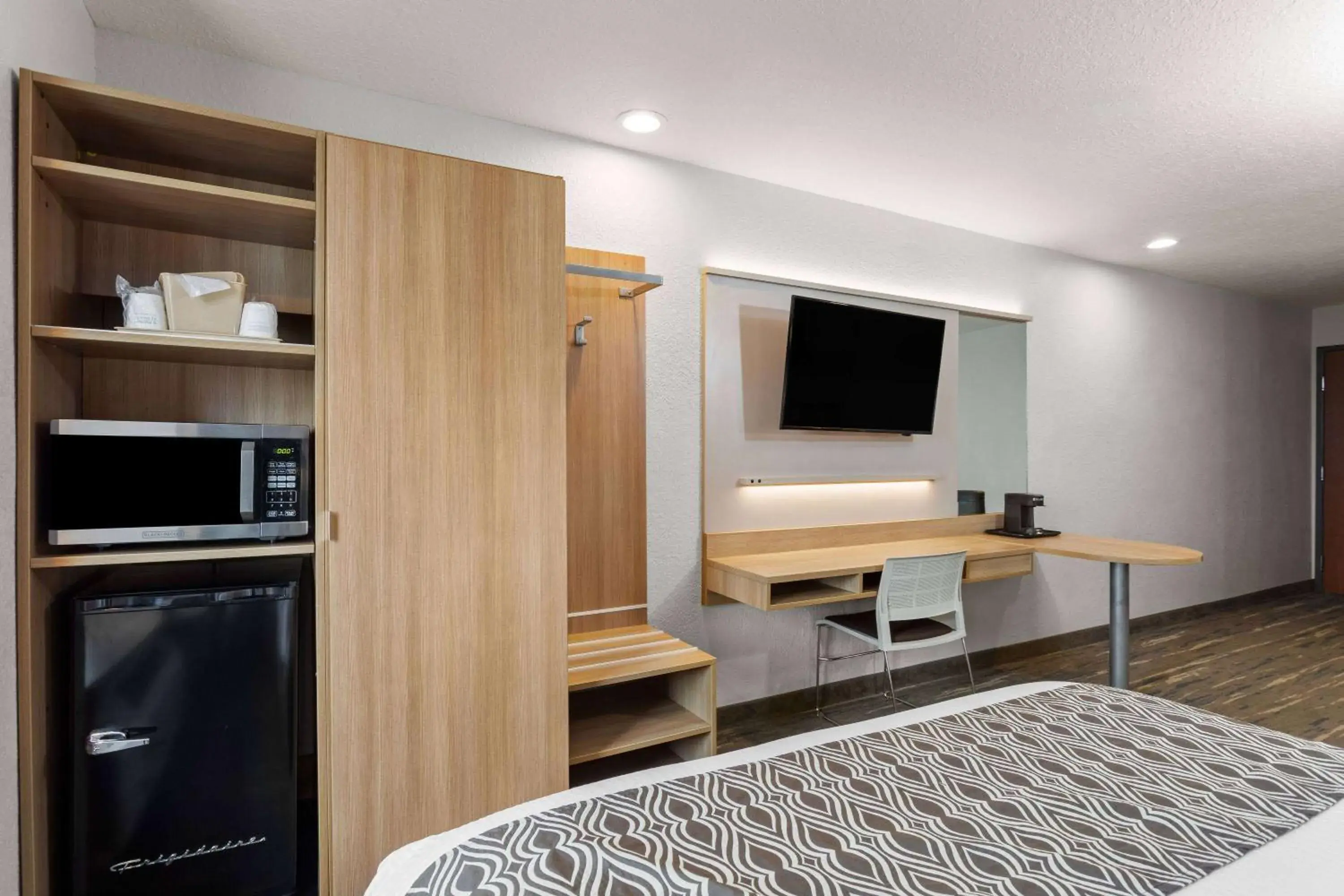 Bed in Microtel Inn and Suites - Zephyrhills Bed in Microtel Inn and Suites - Zephyrhills