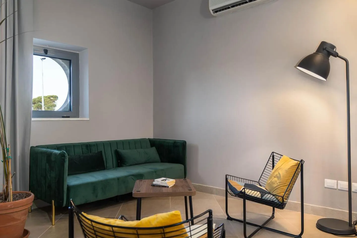 Seating area in Tuscasì Aparthotel