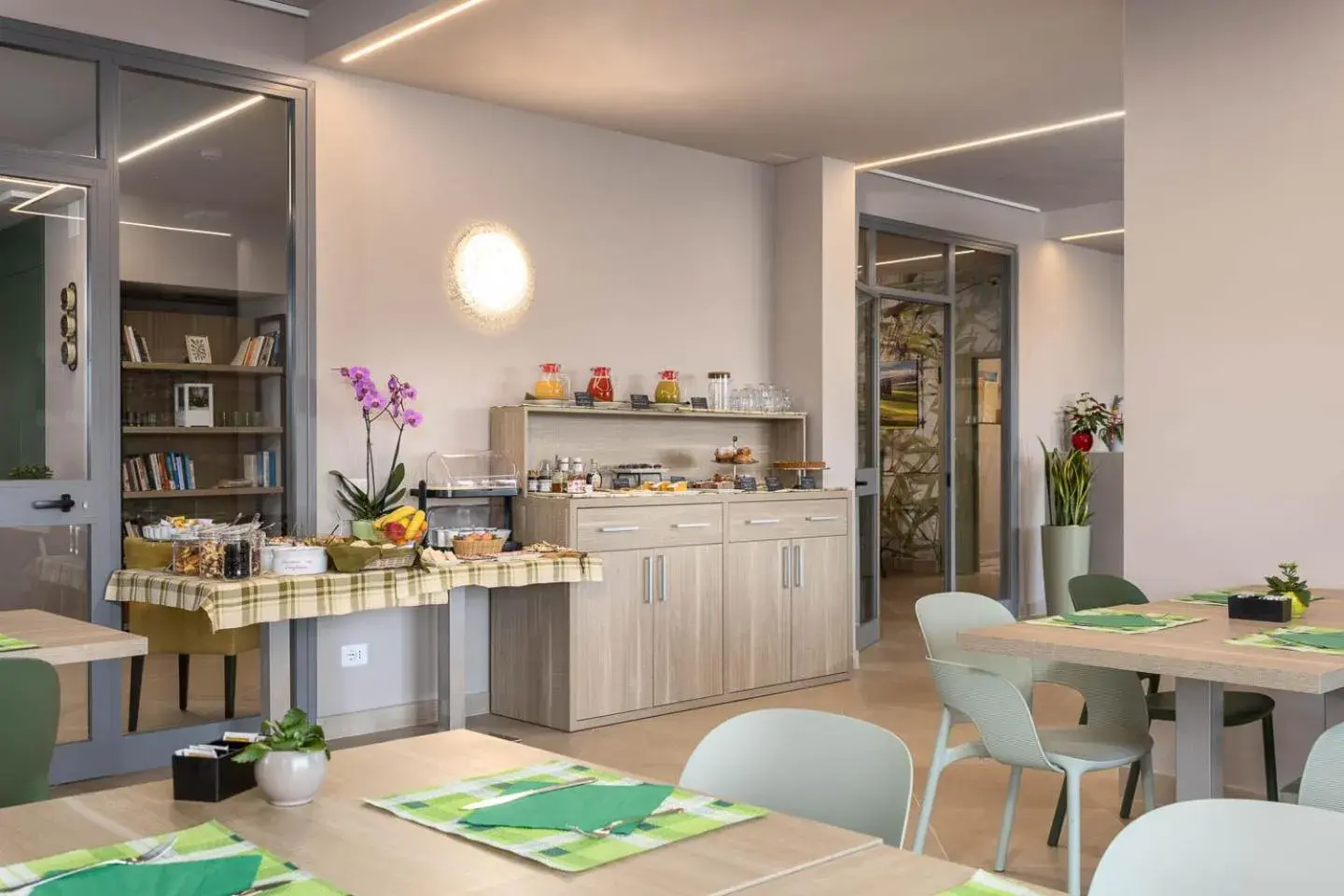 Buffet breakfast in Tuscasì Aparthotel Buffet breakfast in Tuscasì Aparthotel