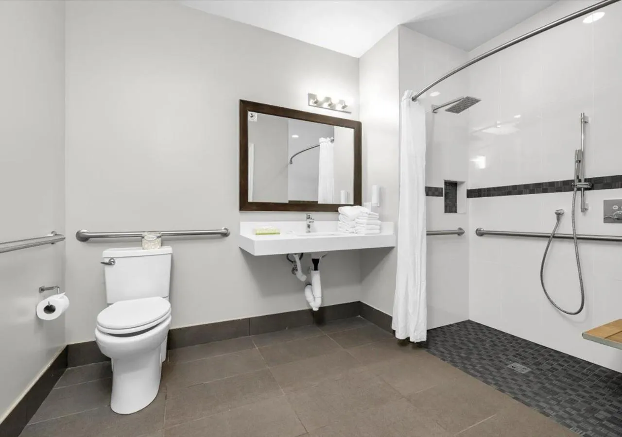 Shower in Motel 6 San Francisco, CA Great Highway