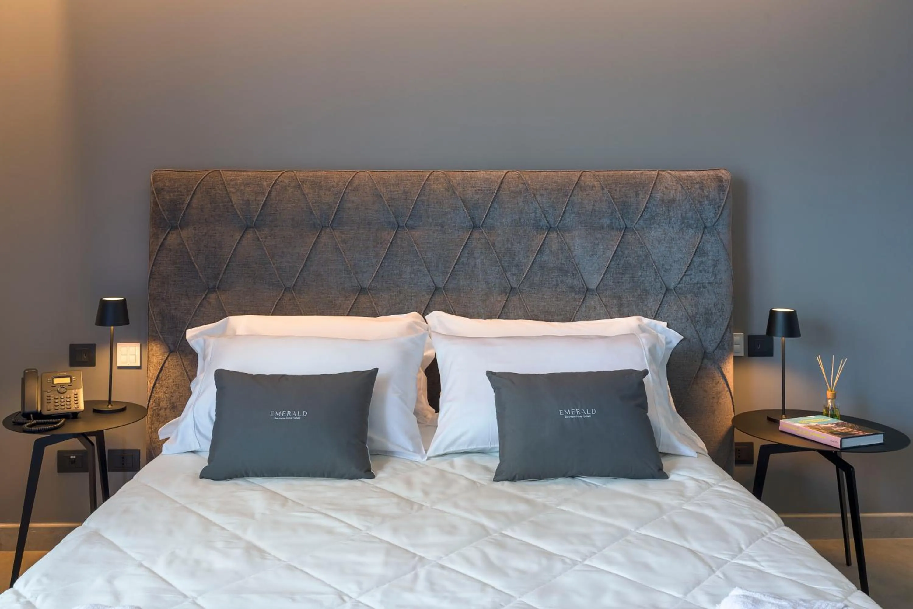 Photo of the whole room, Bed in Emerald Hotel Residence Cefalù