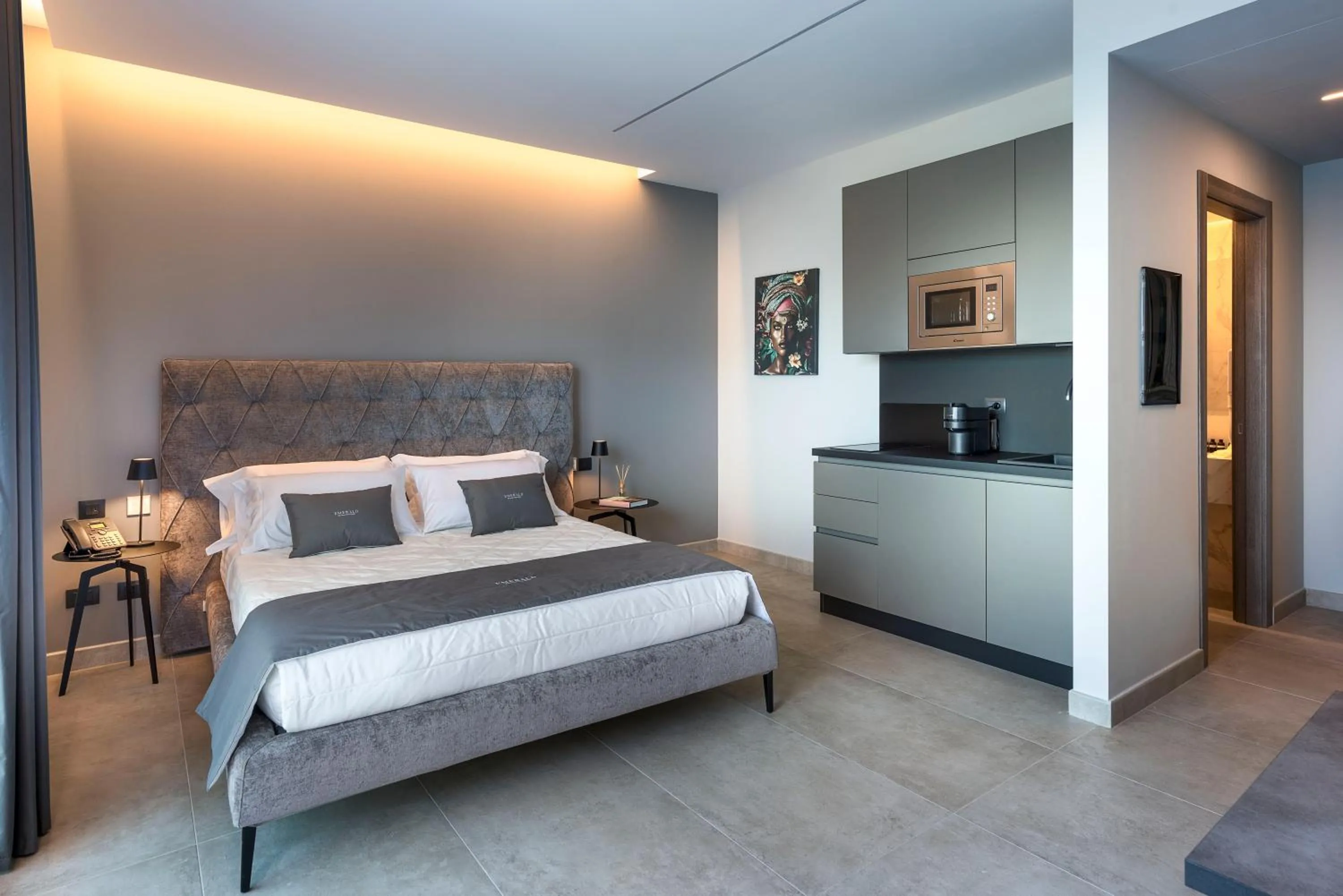 Patio, Bed in Emerald Hotel Residence Cefalù