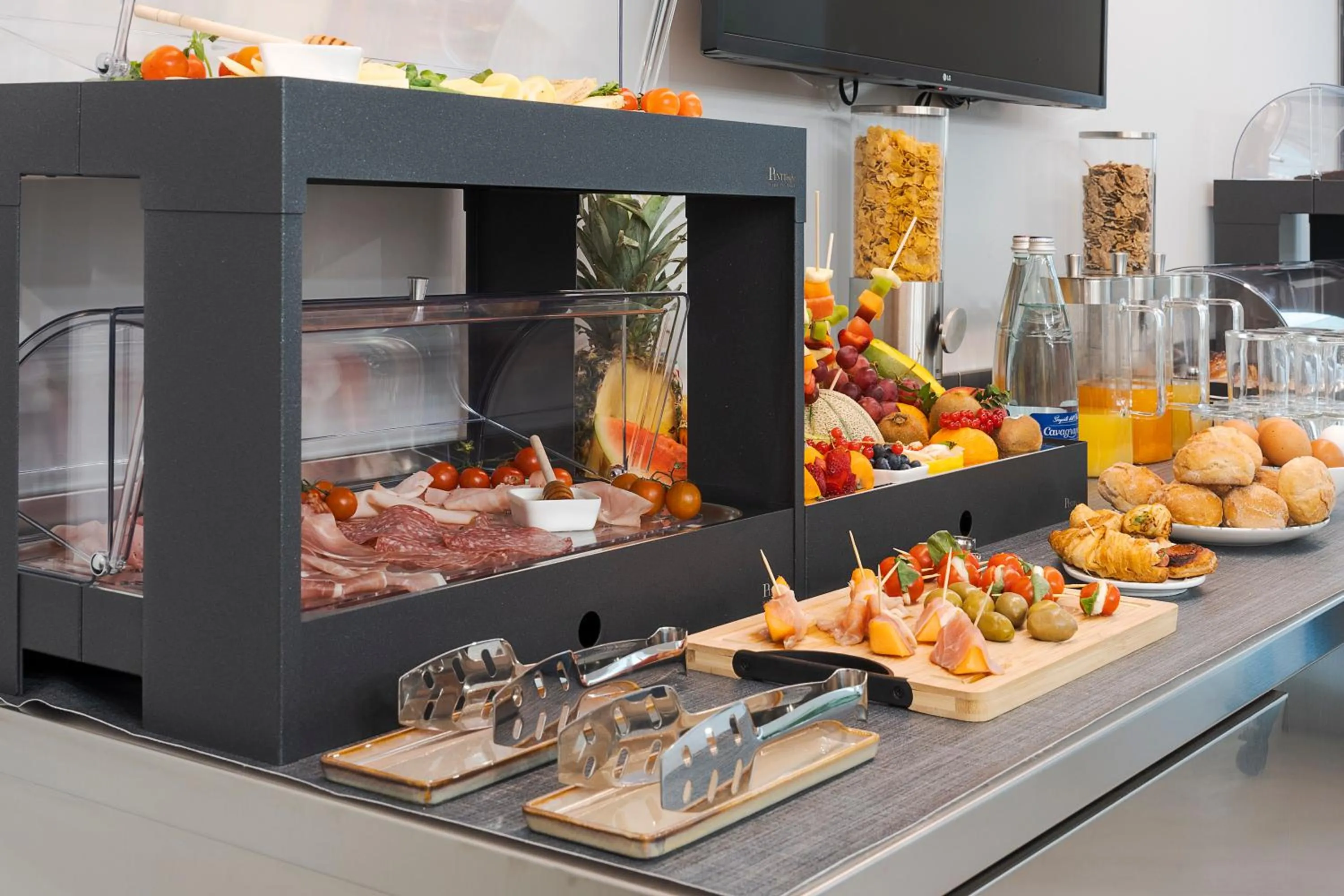 Breakfast in Emerald Hotel Residence Cefalù