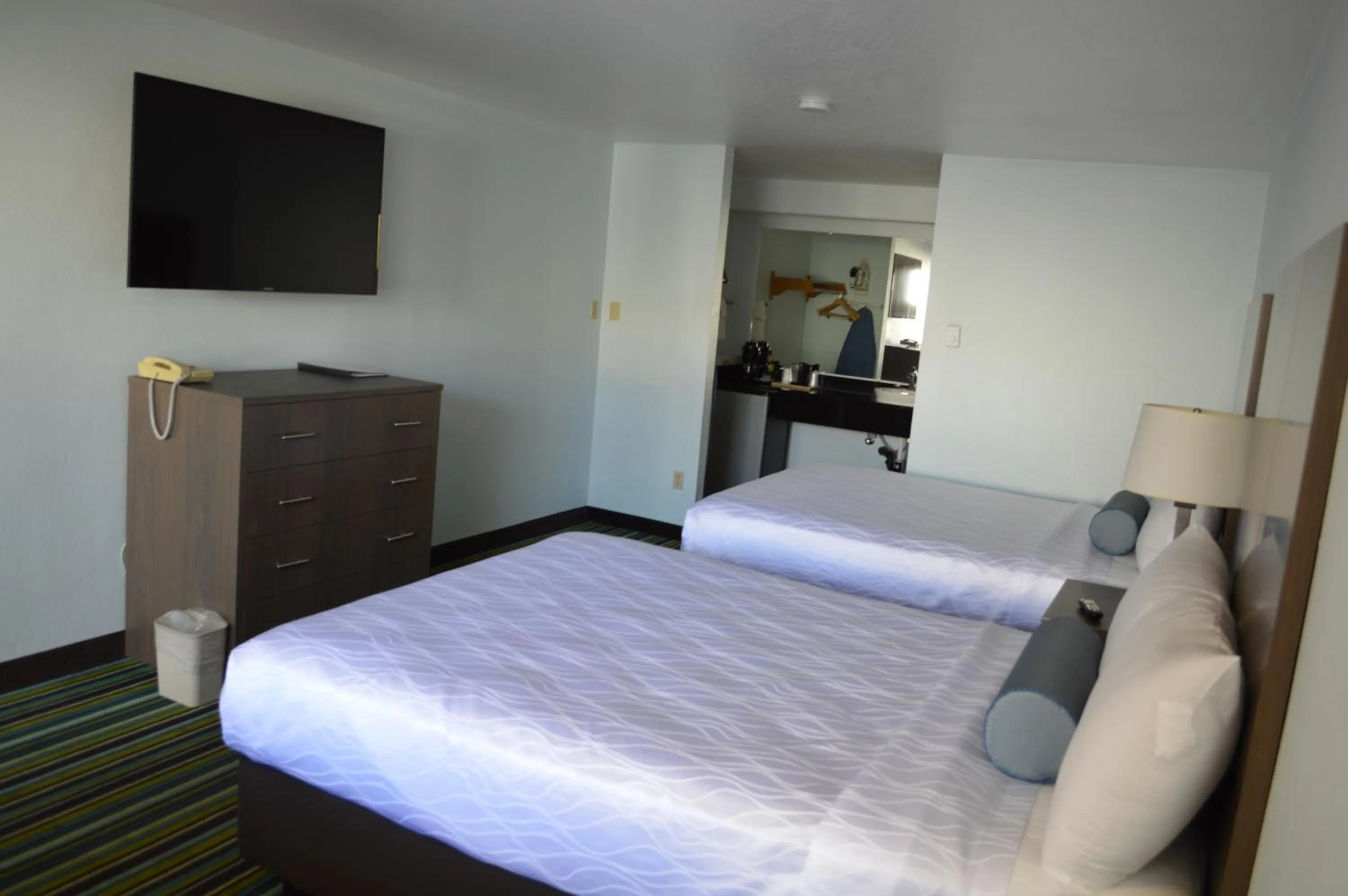 Bed in Brookings Inn Resort