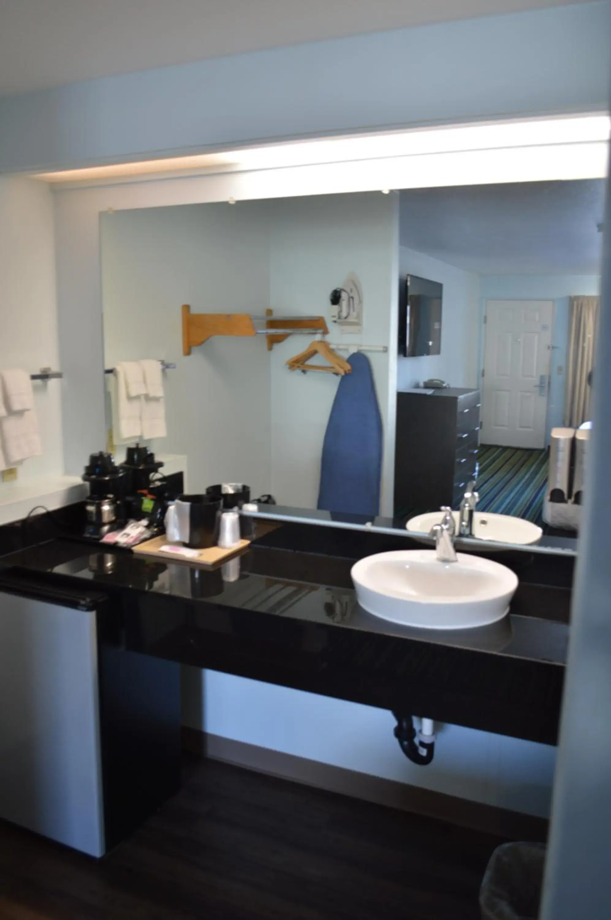 King Room in Brookings Inn Resort King Room in Brookings Inn Resort