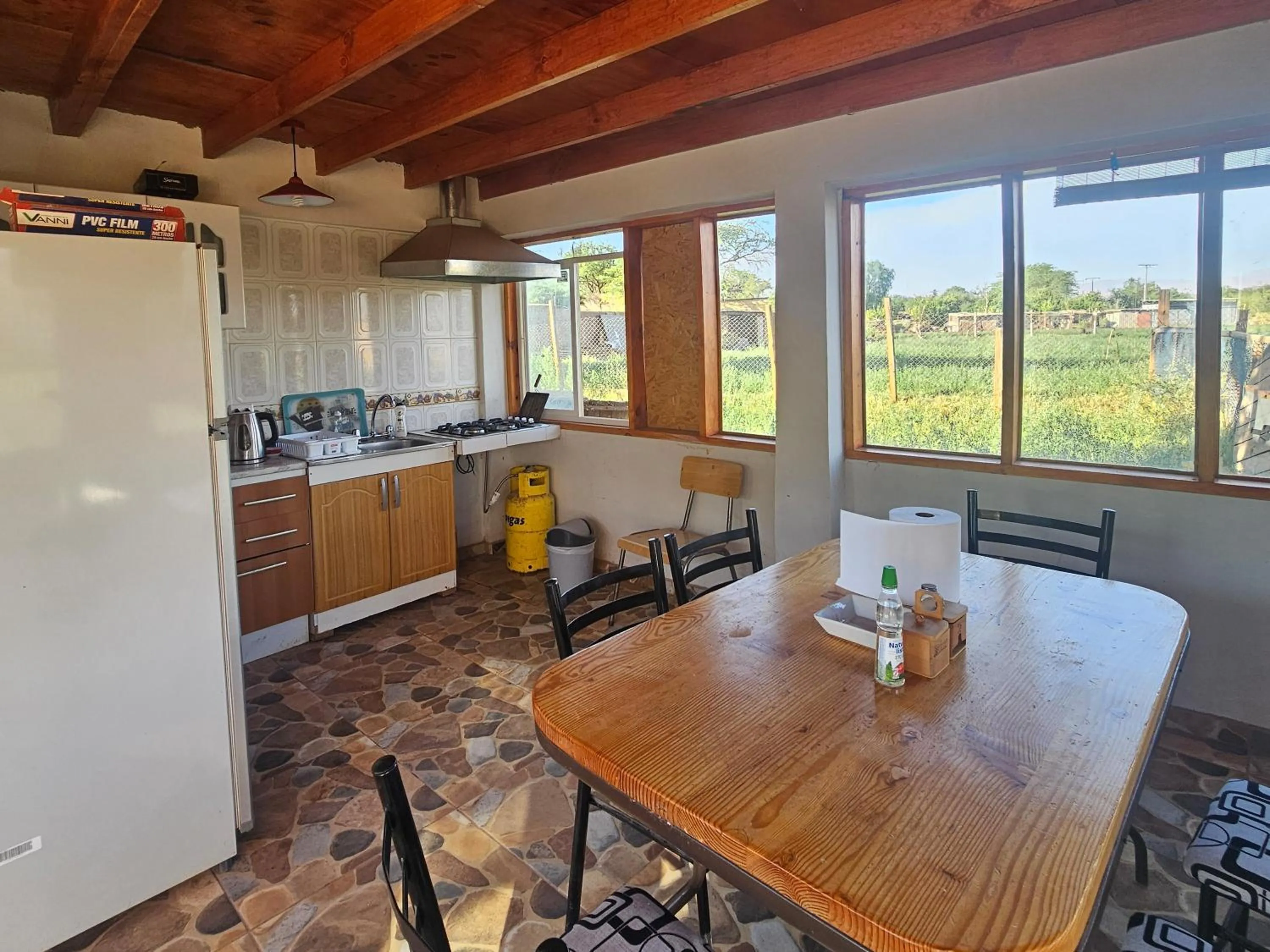 Kitchen or kitchenette in Hostal Casa los Duendes