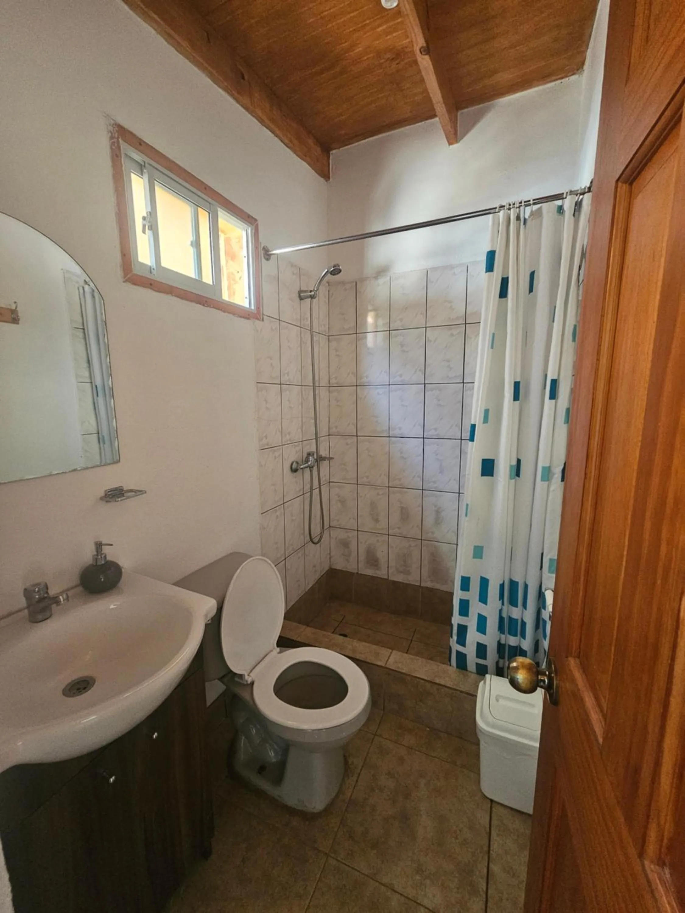 Shower in Hostal Casa los Duendes