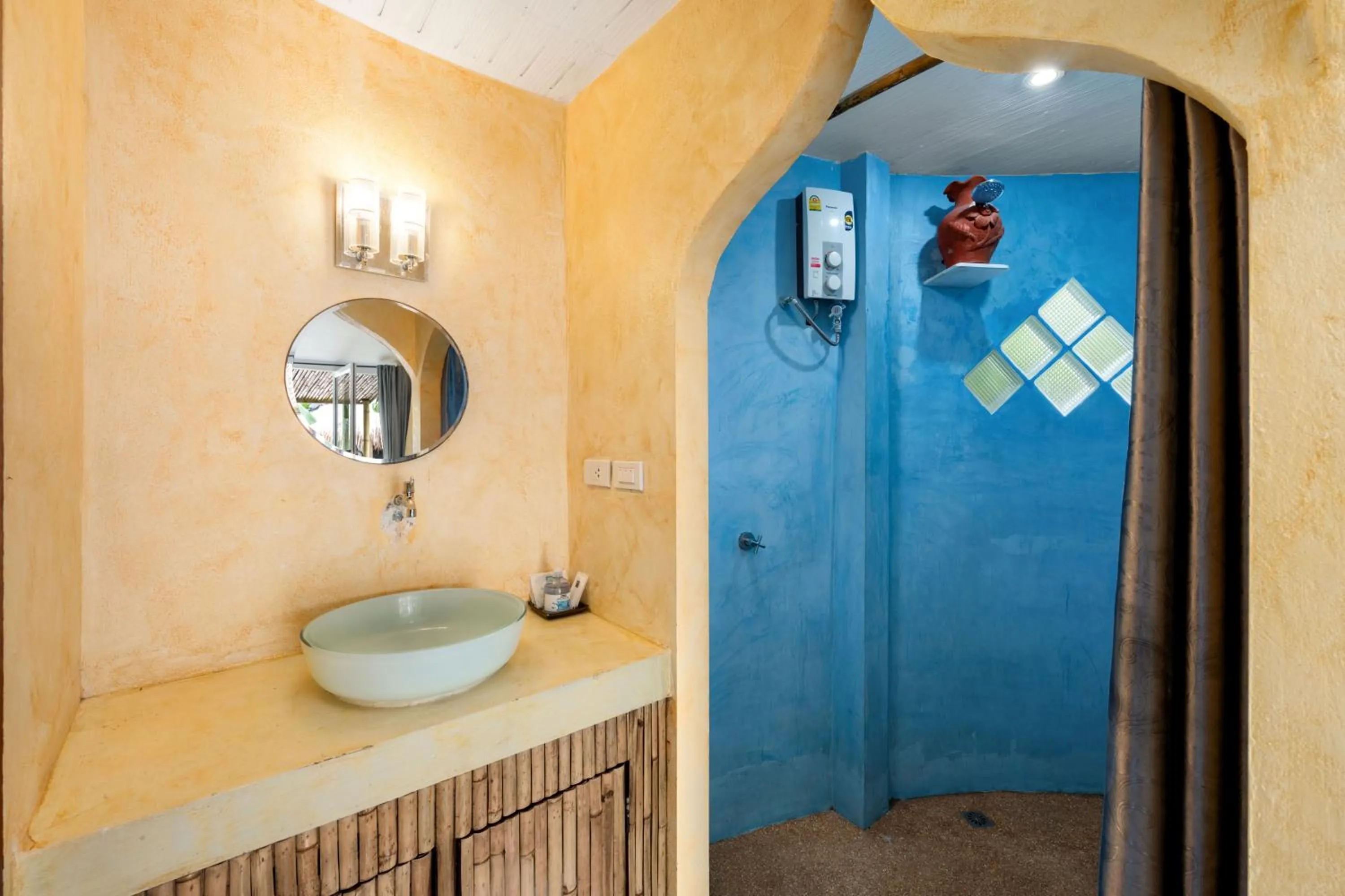 Shower in Avocado Koh Samui