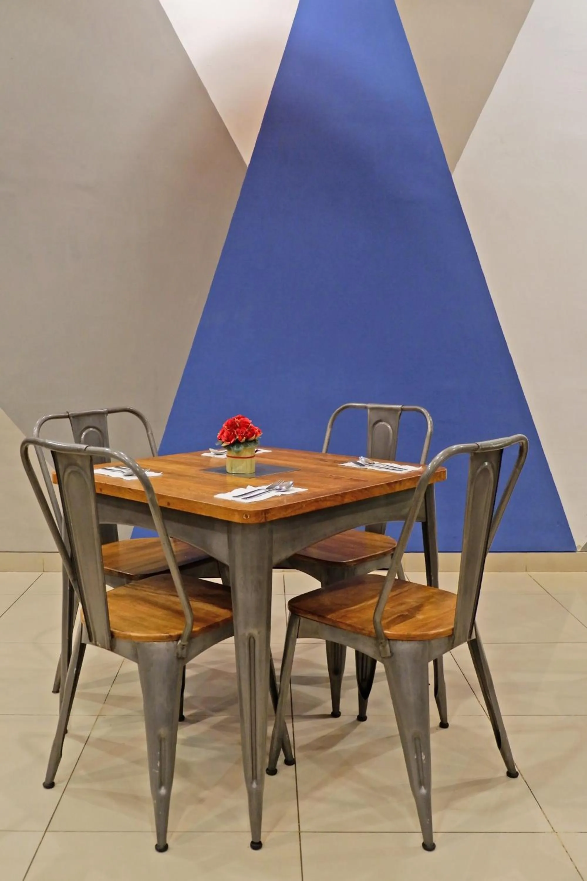 Restaurant/places to eat, Dining Area in ibis Budget Cikarang Festival