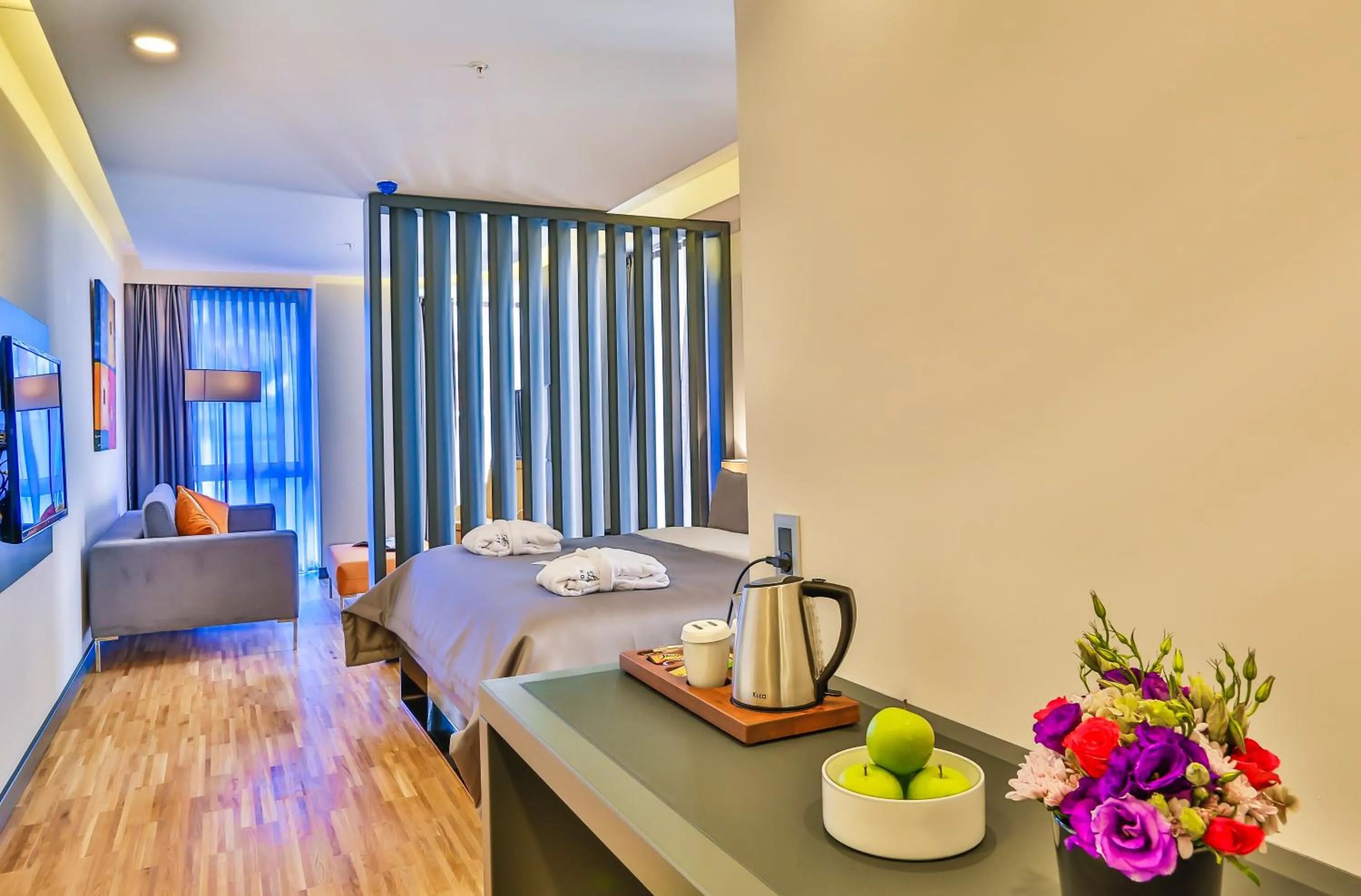 Photo of the whole room, Bed in Business Life Hotel & Spa Şişli