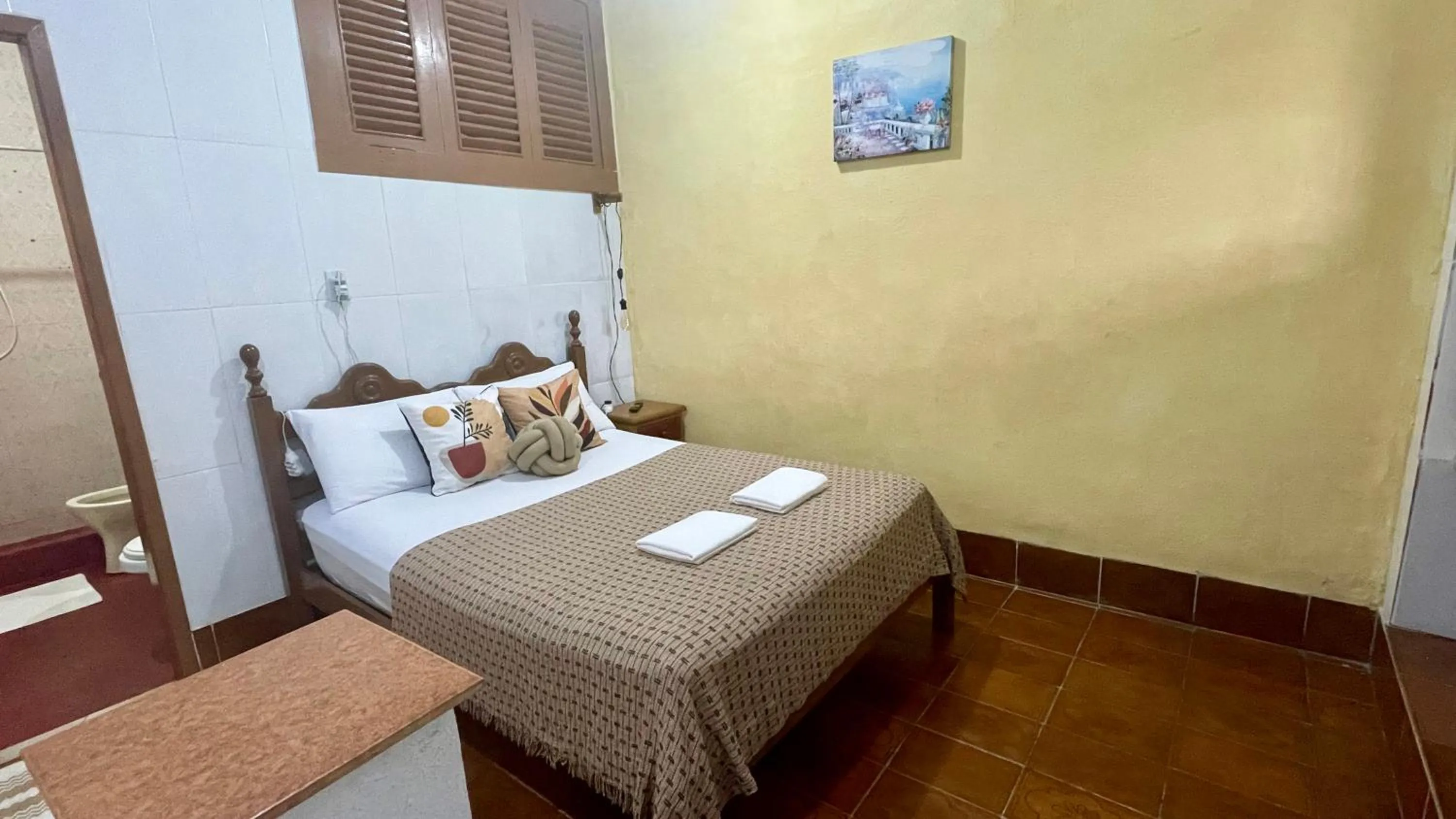 Photo of the whole room, Bed in Panorama Inn