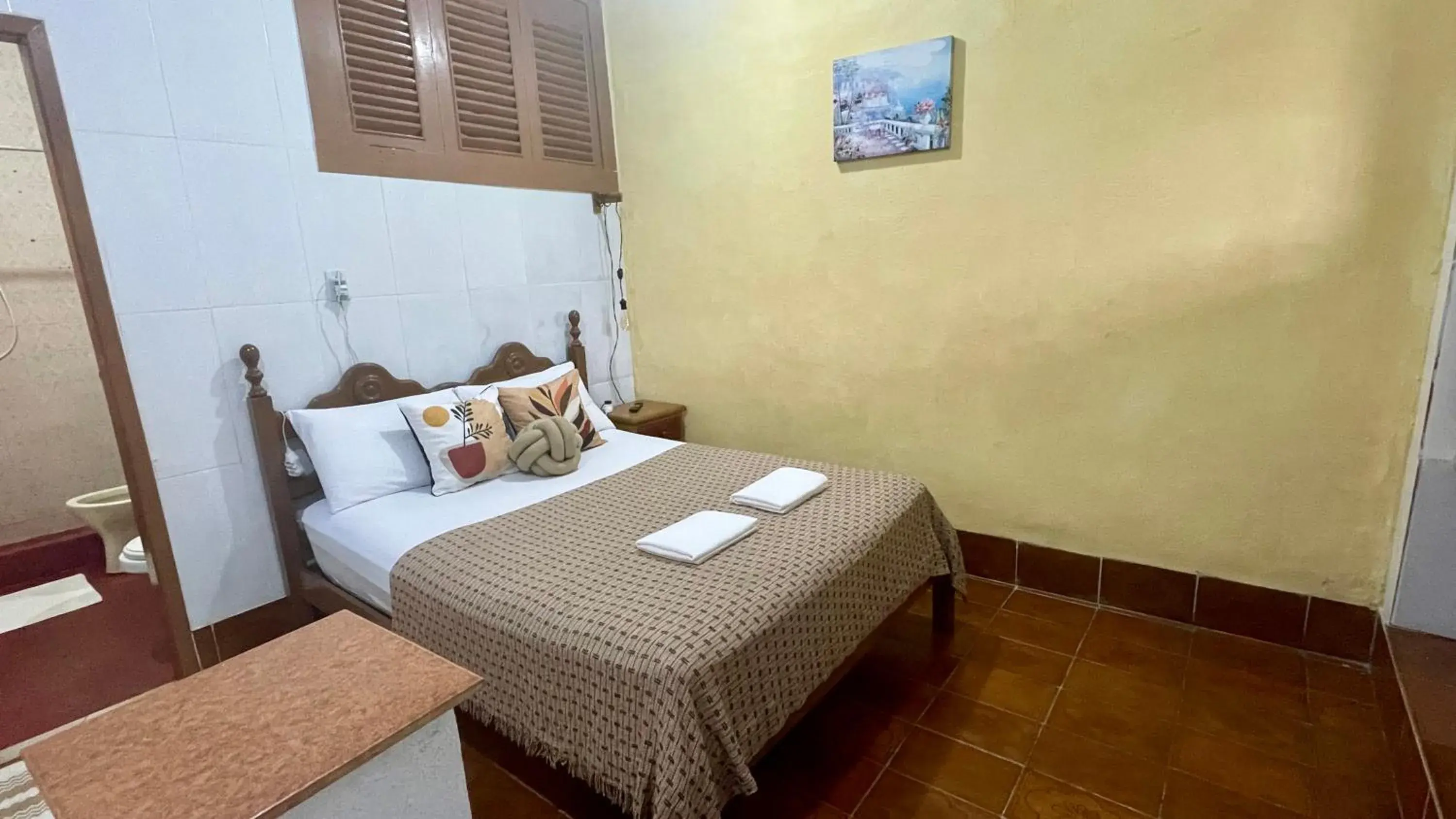 Double Room with Private Bathroom - single occupancy in Panorama Inn Double Room with Private Bathroom - single occupancy in Panorama Inn