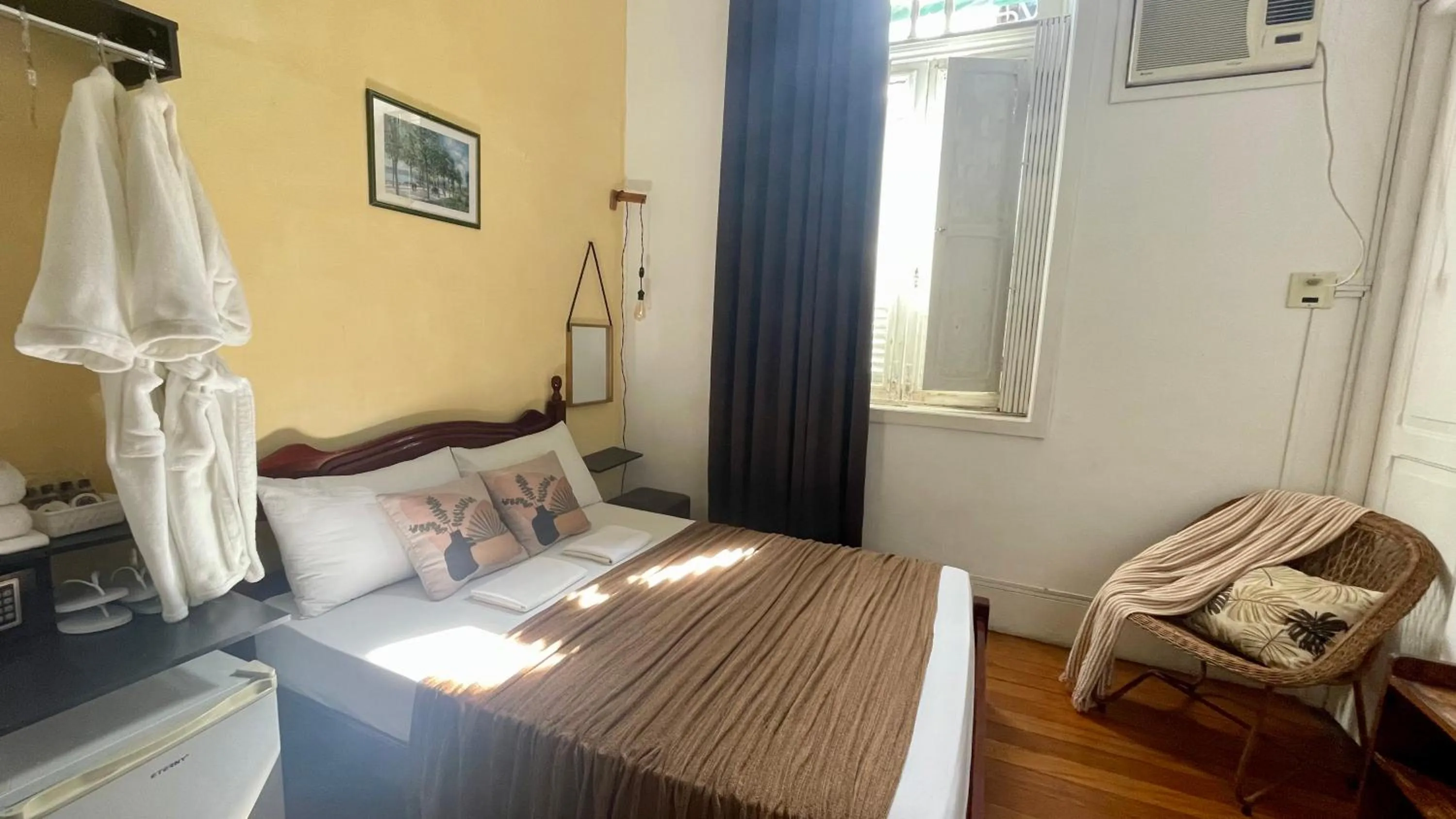 Photo of the whole room, Bed in Panorama Inn