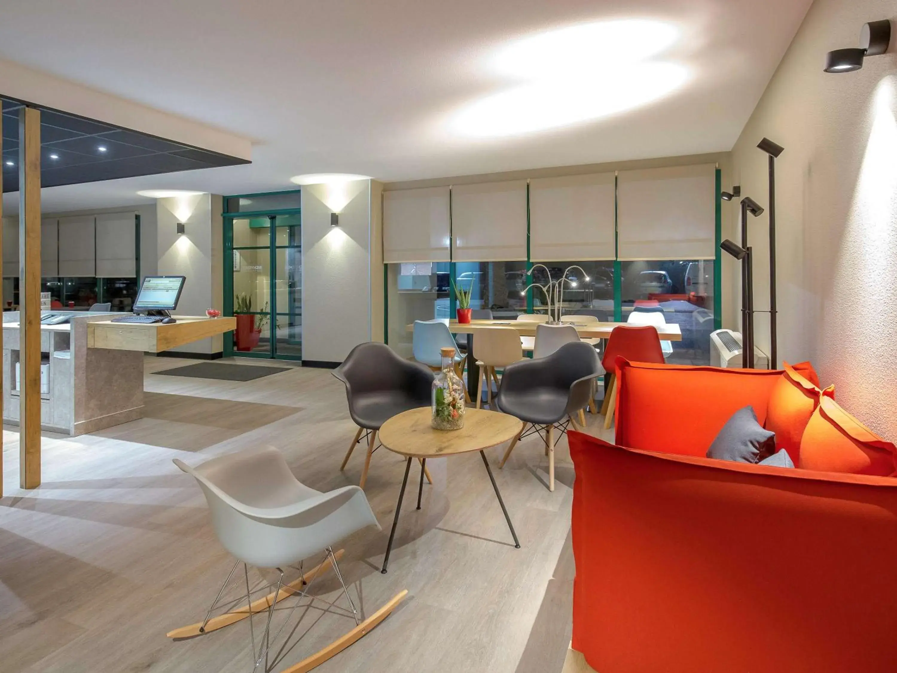 Lounge or bar in ibis Perpignan Nord Rivesaltes Lounge or bar in ibis Perpignan Nord Rivesaltes