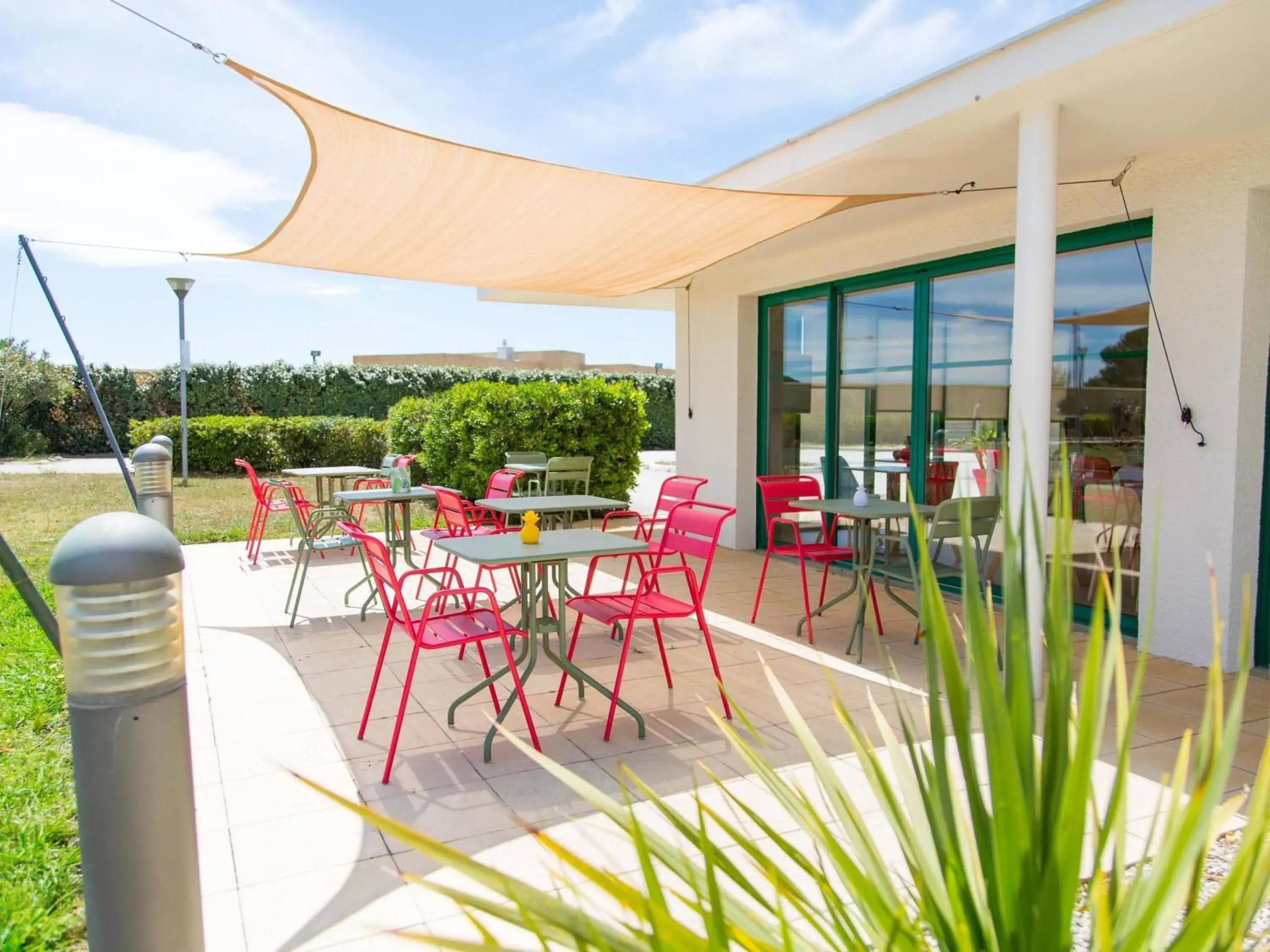 Lounge or bar in ibis Perpignan Nord Rivesaltes Lounge or bar in ibis Perpignan Nord Rivesaltes