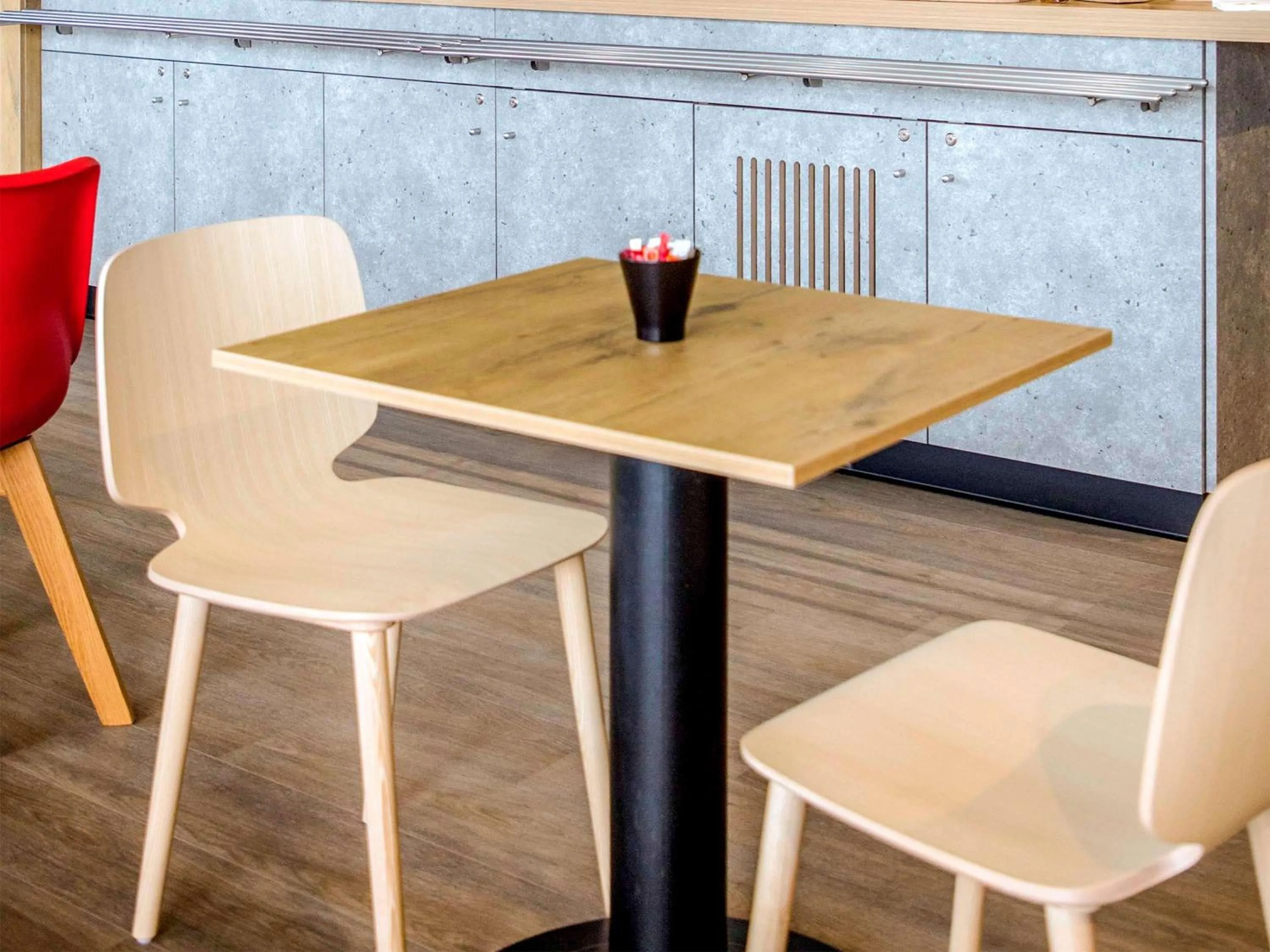 Restaurant/places to eat in ibis Perpignan Nord Rivesaltes