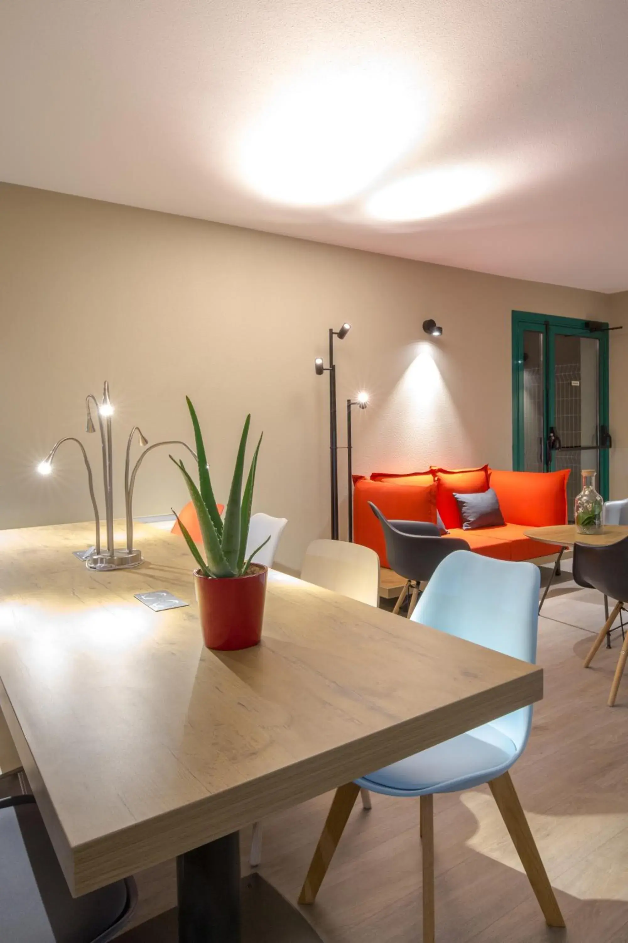 Living room in ibis Perpignan Nord Rivesaltes Living room in ibis Perpignan Nord Rivesaltes