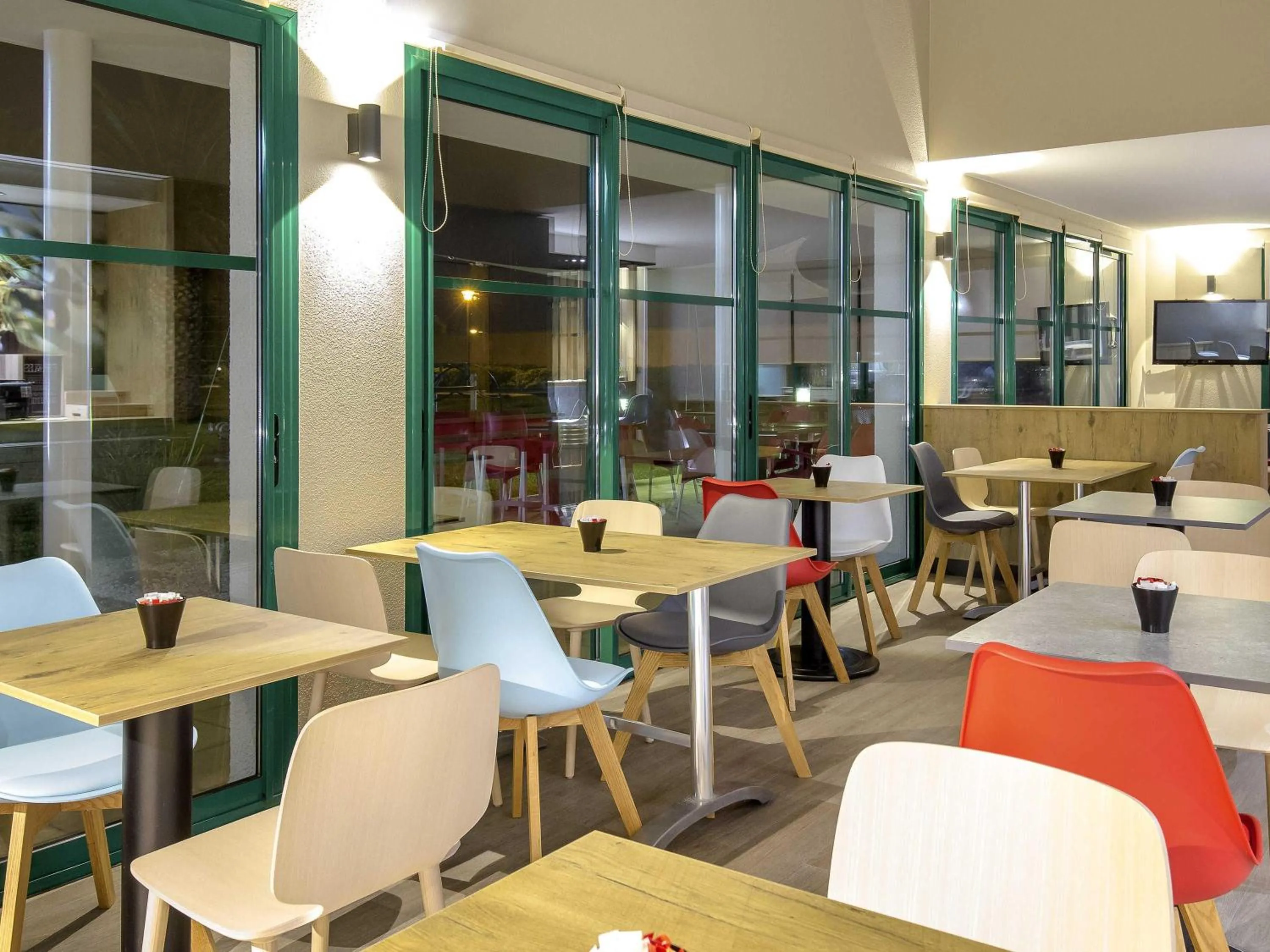 Restaurant/places to eat in ibis Perpignan Nord Rivesaltes