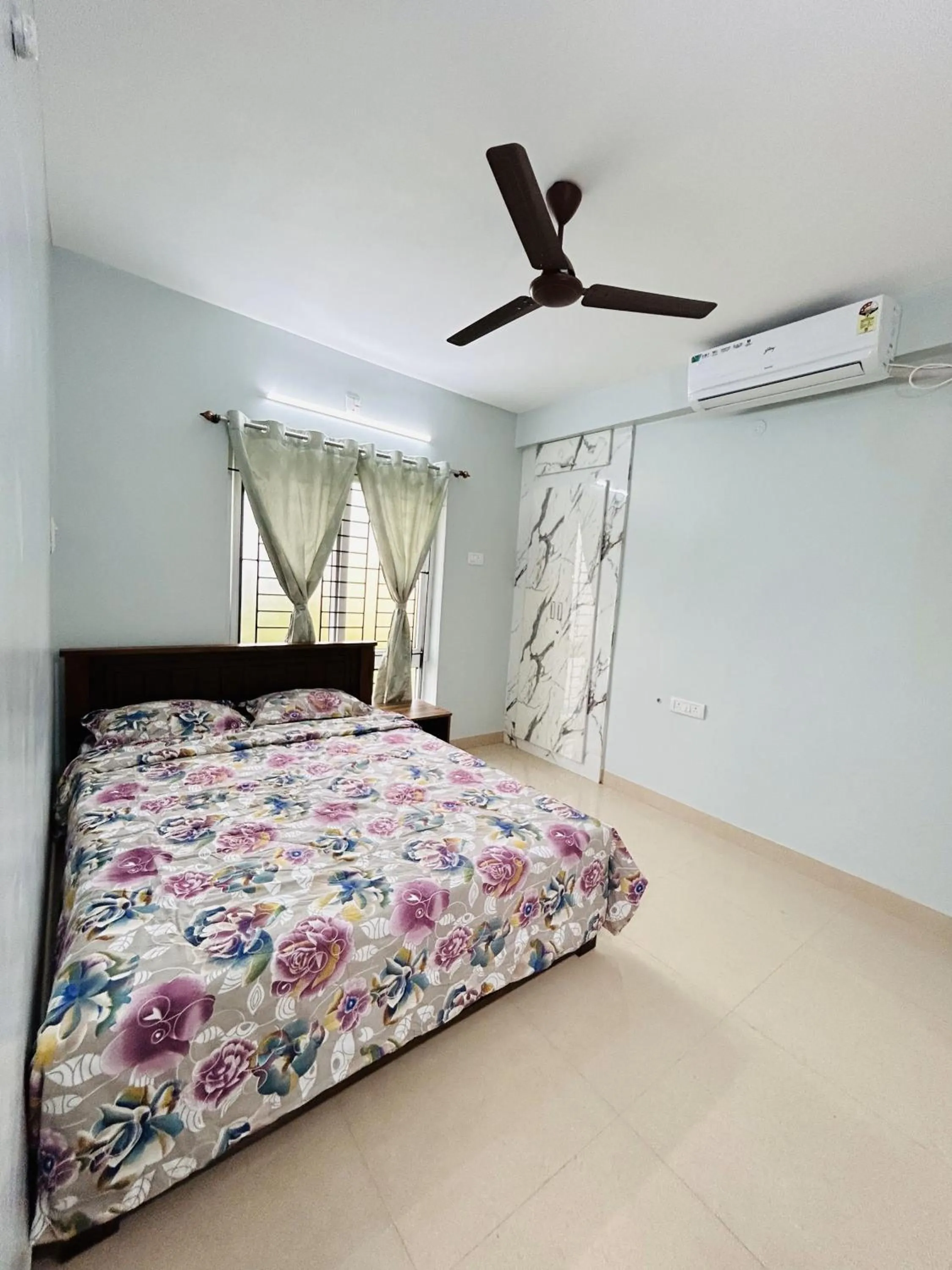 Bed in Vishaka Daily Rentals