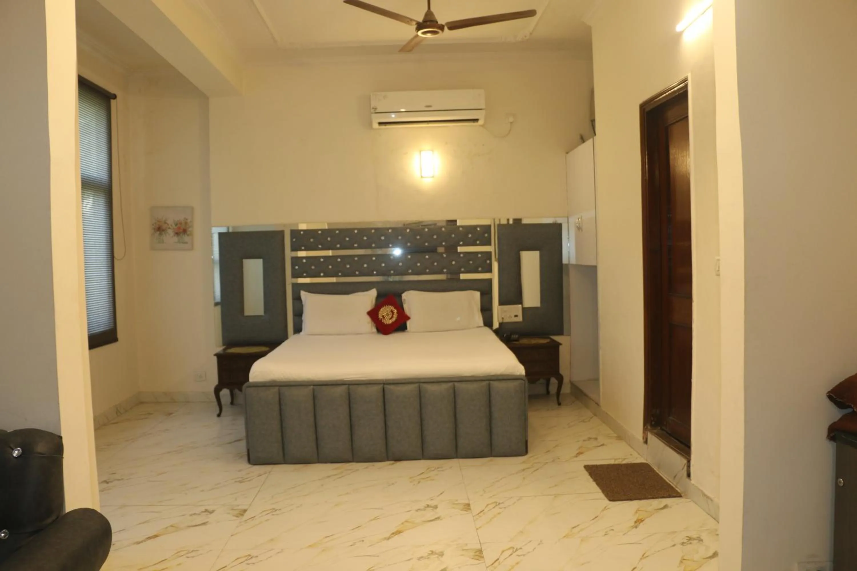 Bed in Hotel Swisston Palace