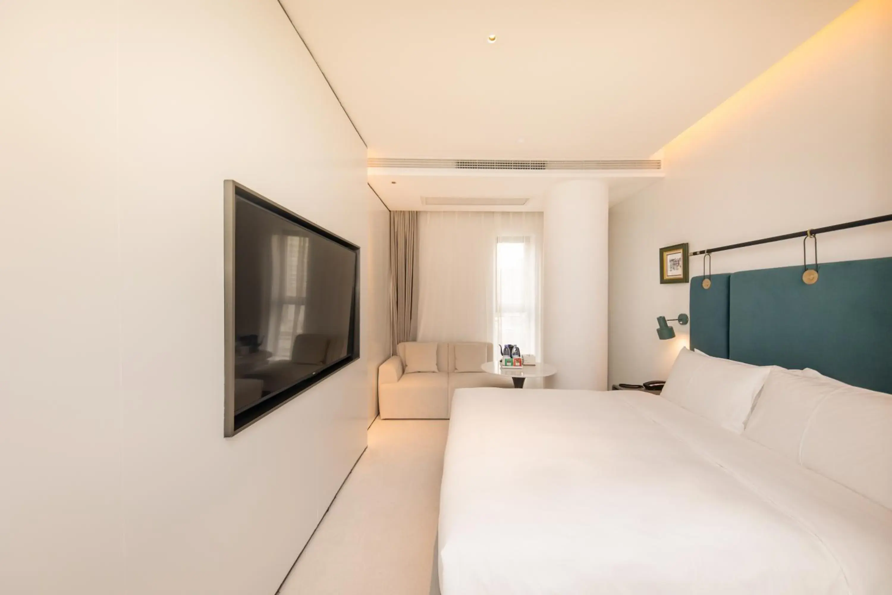 Deluxe Queen Room in Shanghai Autoongo Bund Hotel Deluxe Queen Room in Shanghai Autoongo Bund Hotel