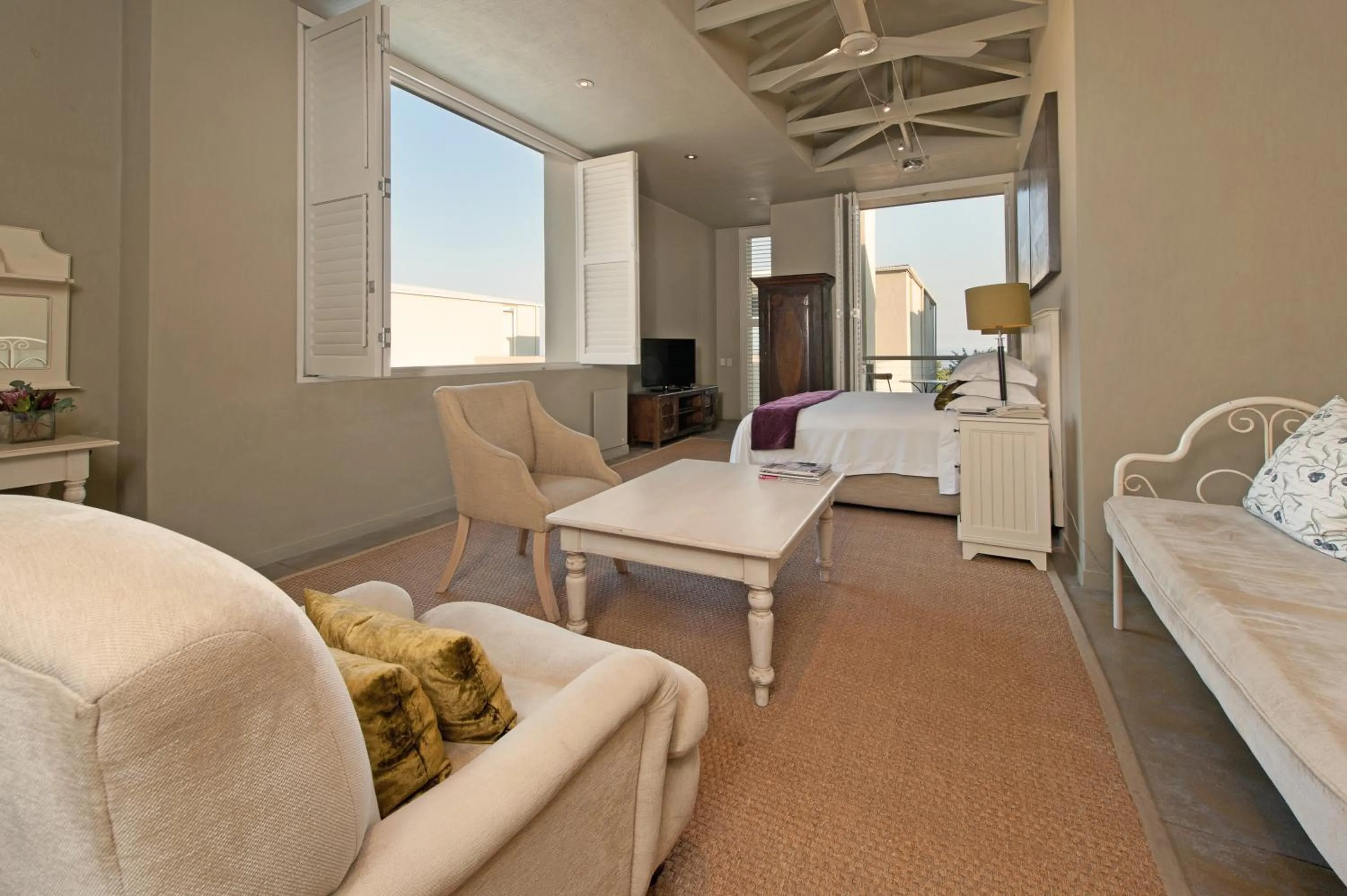Photo of the whole room, Bed in Mosselberg on Grotto Beach