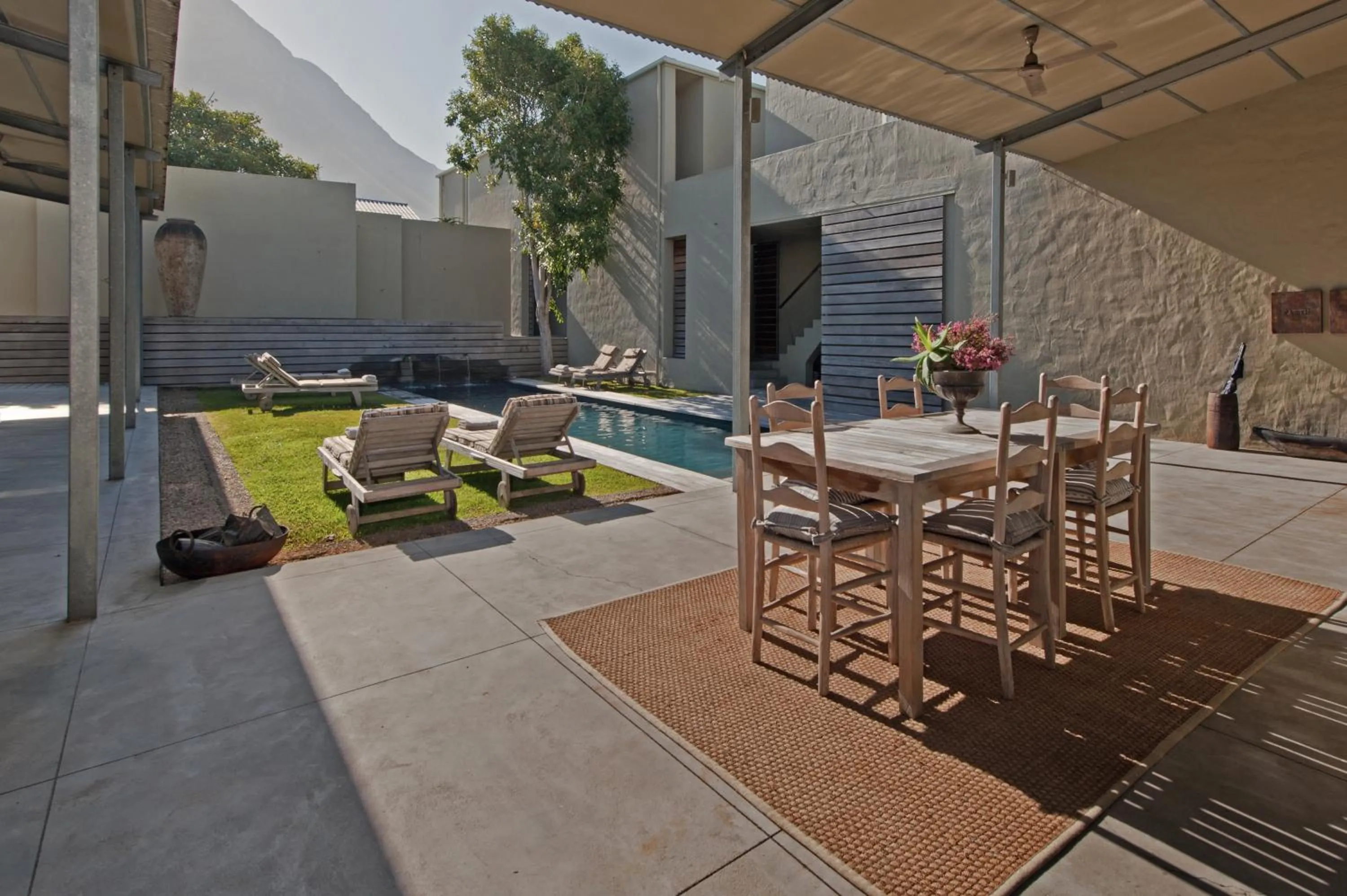 Garden in Mosselberg on Grotto Beach