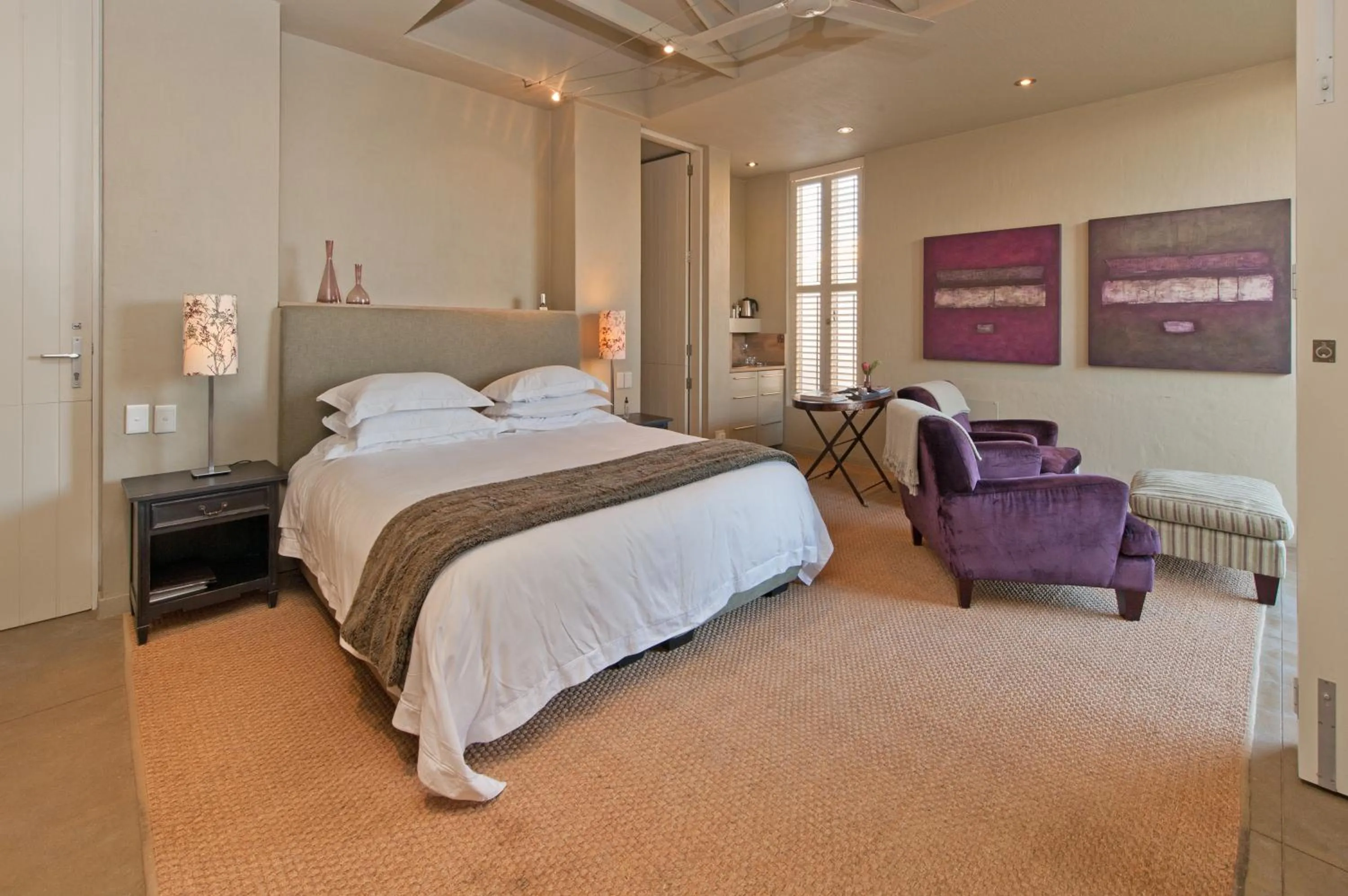 Shower, Bed in Mosselberg on Grotto Beach