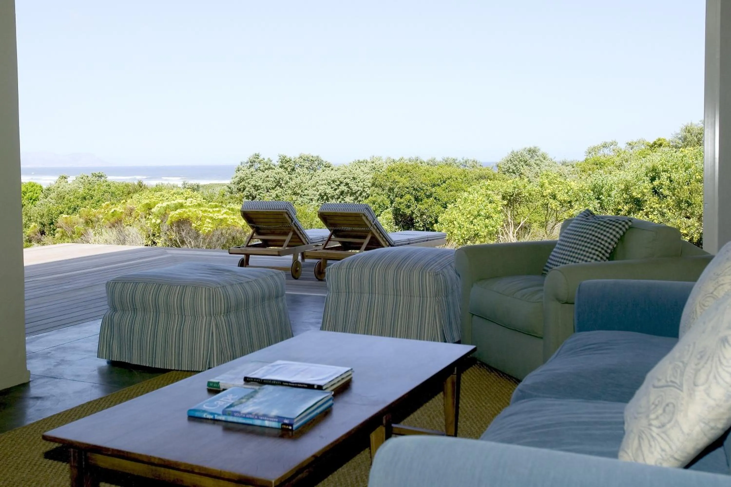 Garden in Mosselberg on Grotto Beach