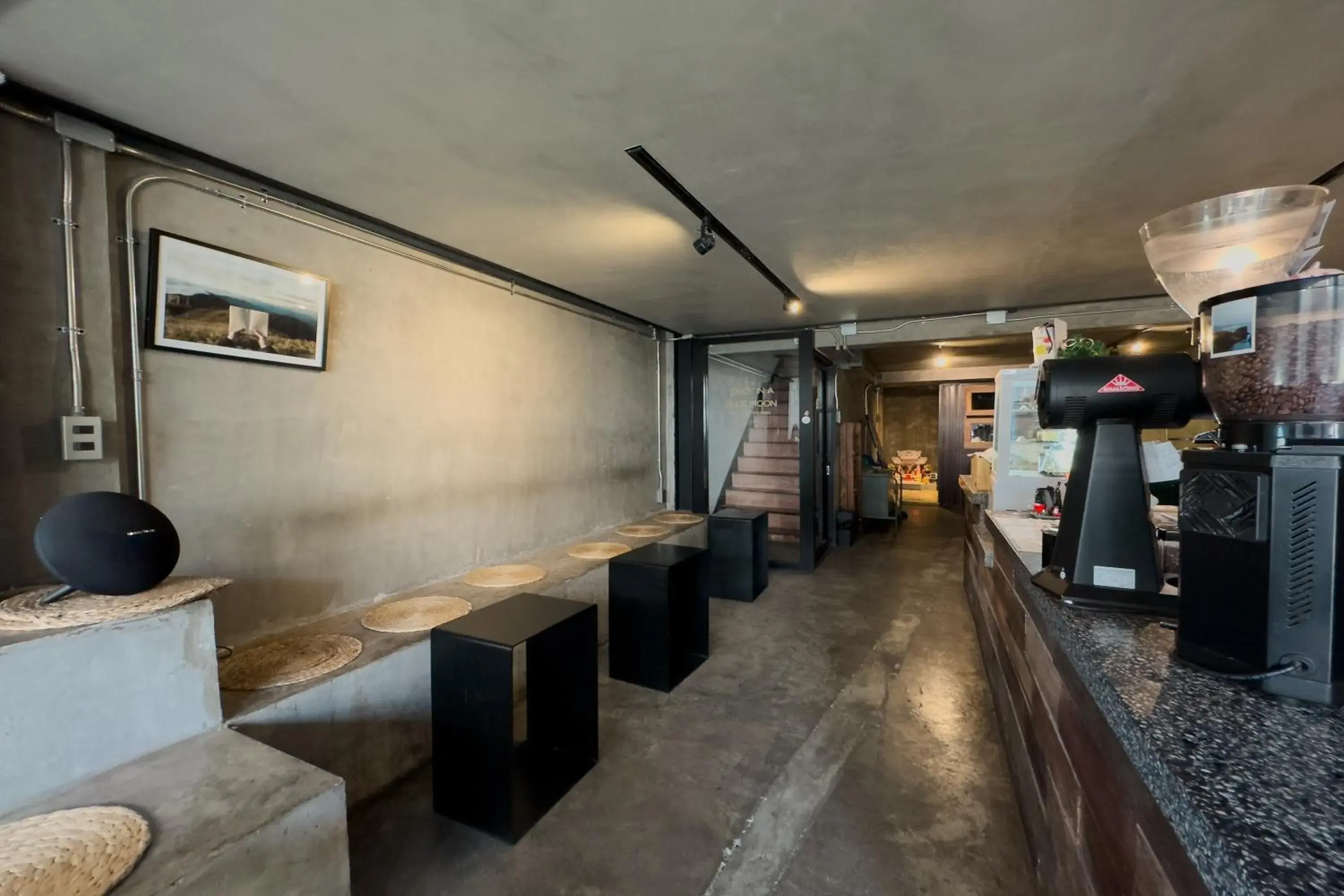 Restaurant/places to eat in Once in a Blue Moon Cafe and Hostel Restaurant/places to eat in Once in a Blue Moon Cafe and Hostel