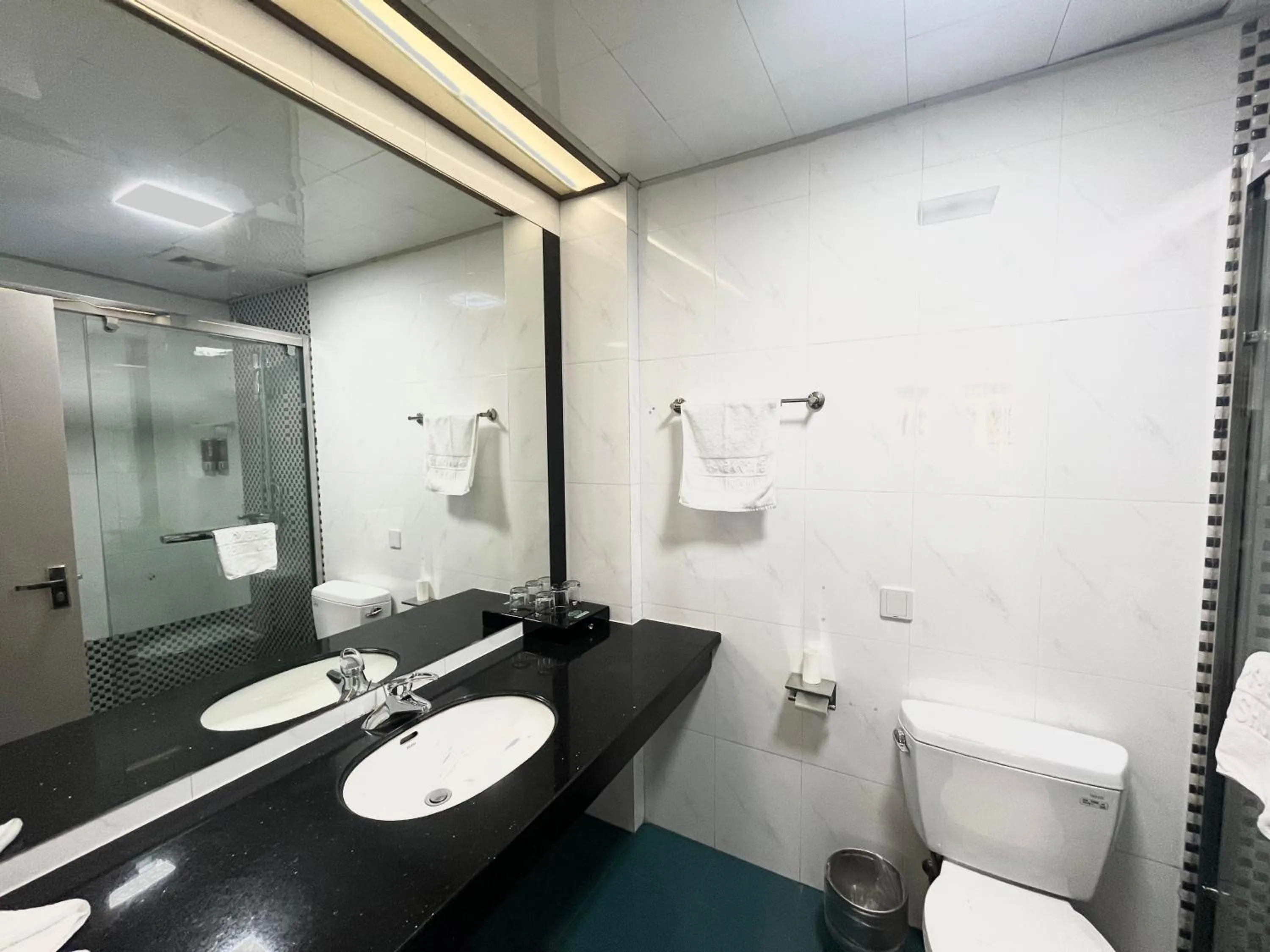 Shower in Tianshui Times Hotel Zhangjiagang