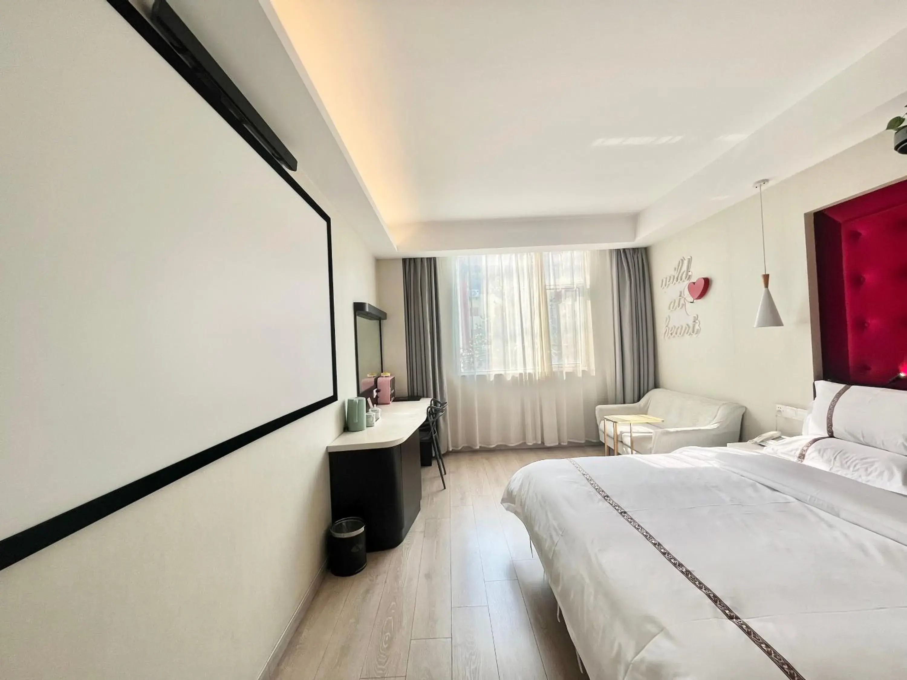 Deluxe Queen Movie Room in Tianshui Times Hotel Zhangjiagang Deluxe Queen Movie Room in Tianshui Times Hotel Zhangjiagang