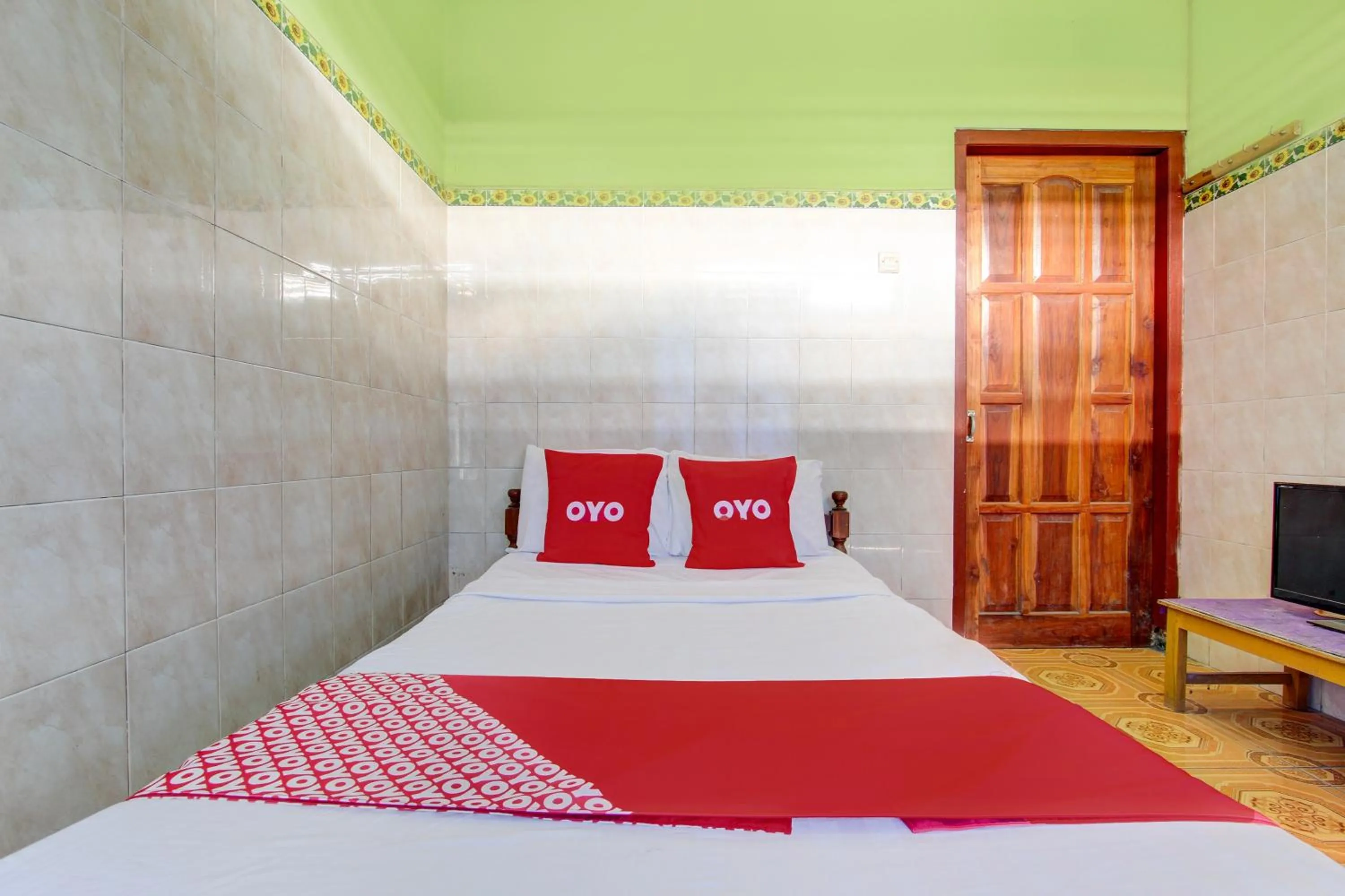 Bedroom, Bed in Hotel O Pondok Wisata Kurniawan 2NearWonogondang Camp ( Bumi Perkemahan Wonogondang )