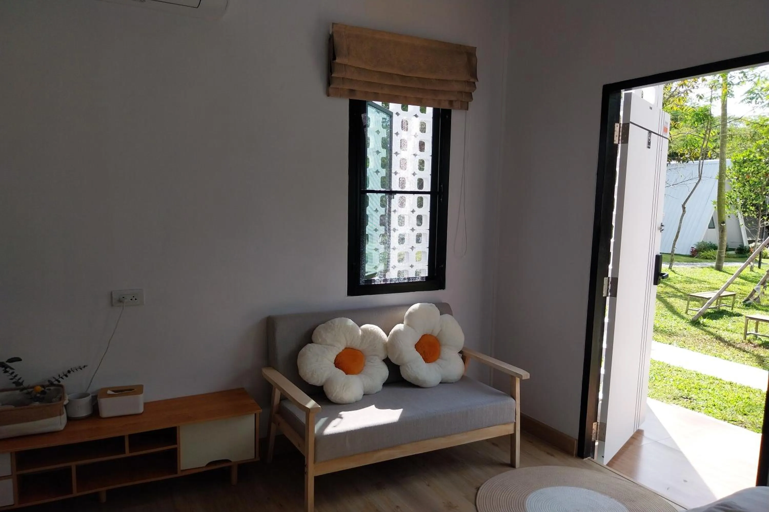 Bedroom in It my life cafe x camp