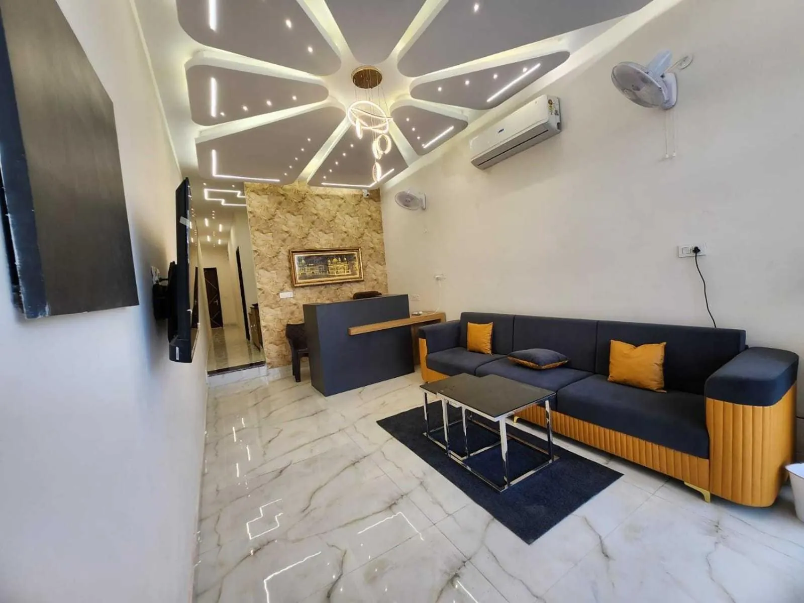 Lobby or reception in Hotel O MG HOTEL