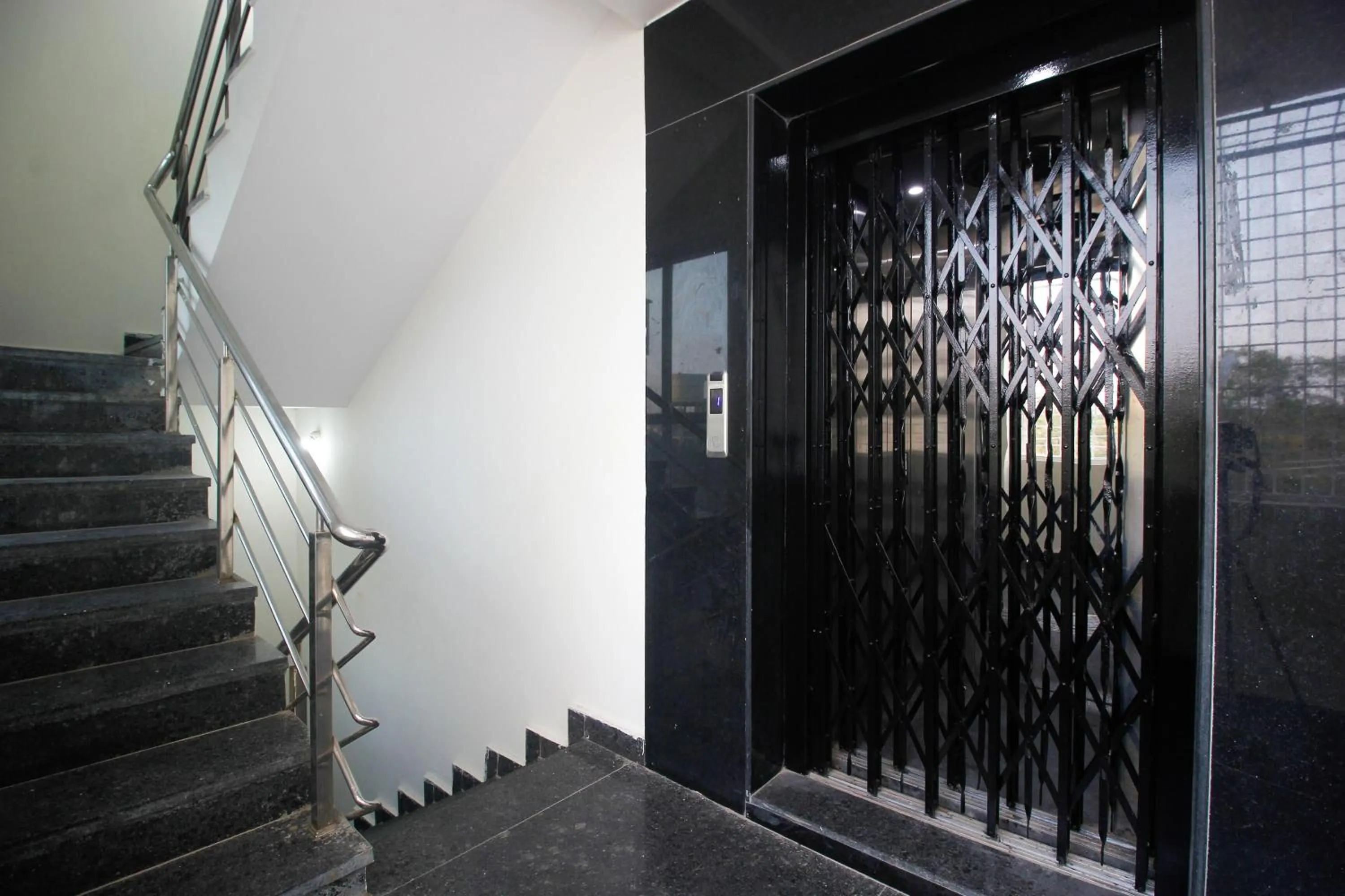 Facade/entrance in Collection O Stayo