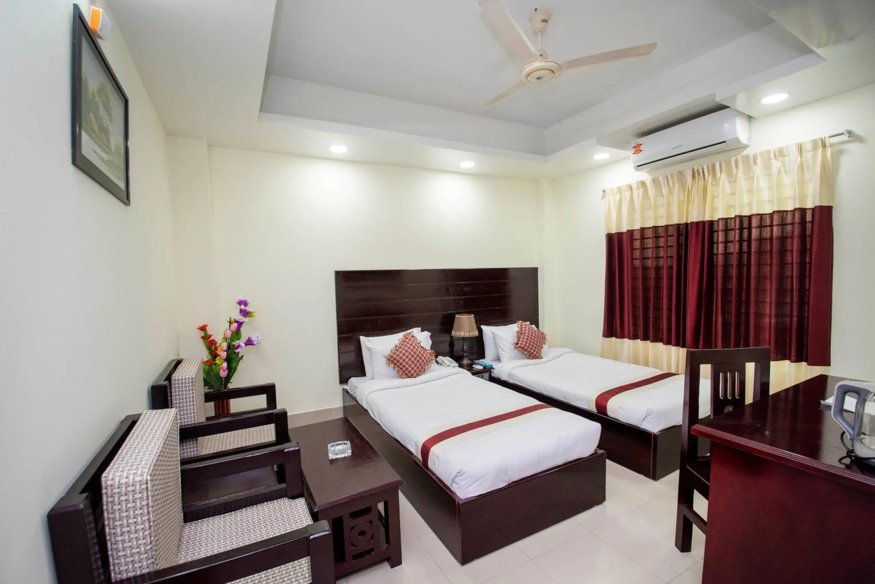 Deluxe Twin Room in Hotel Ali Plaza Deluxe Twin Room in Hotel Ali Plaza