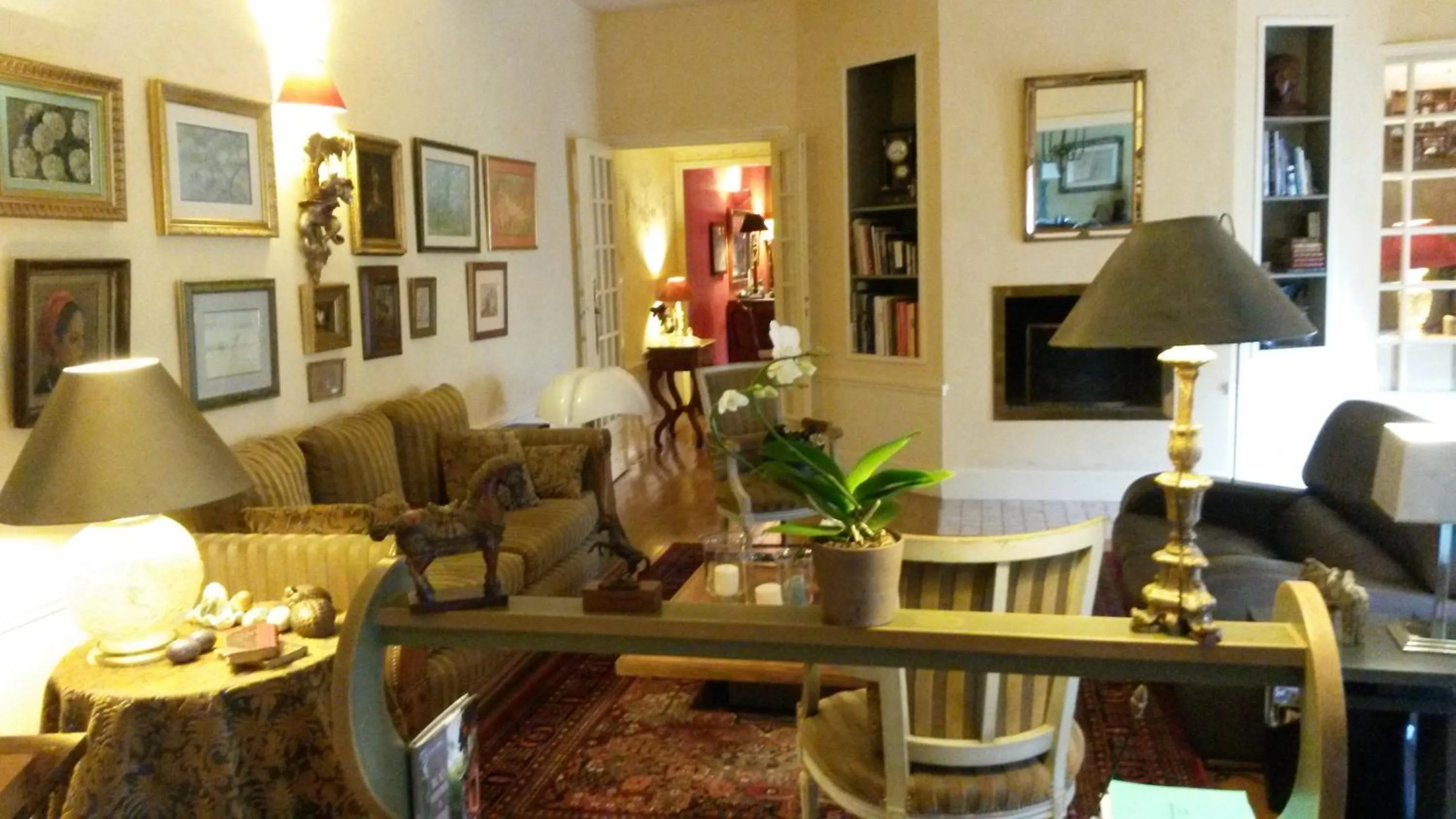 Seating area in Maison Epellius