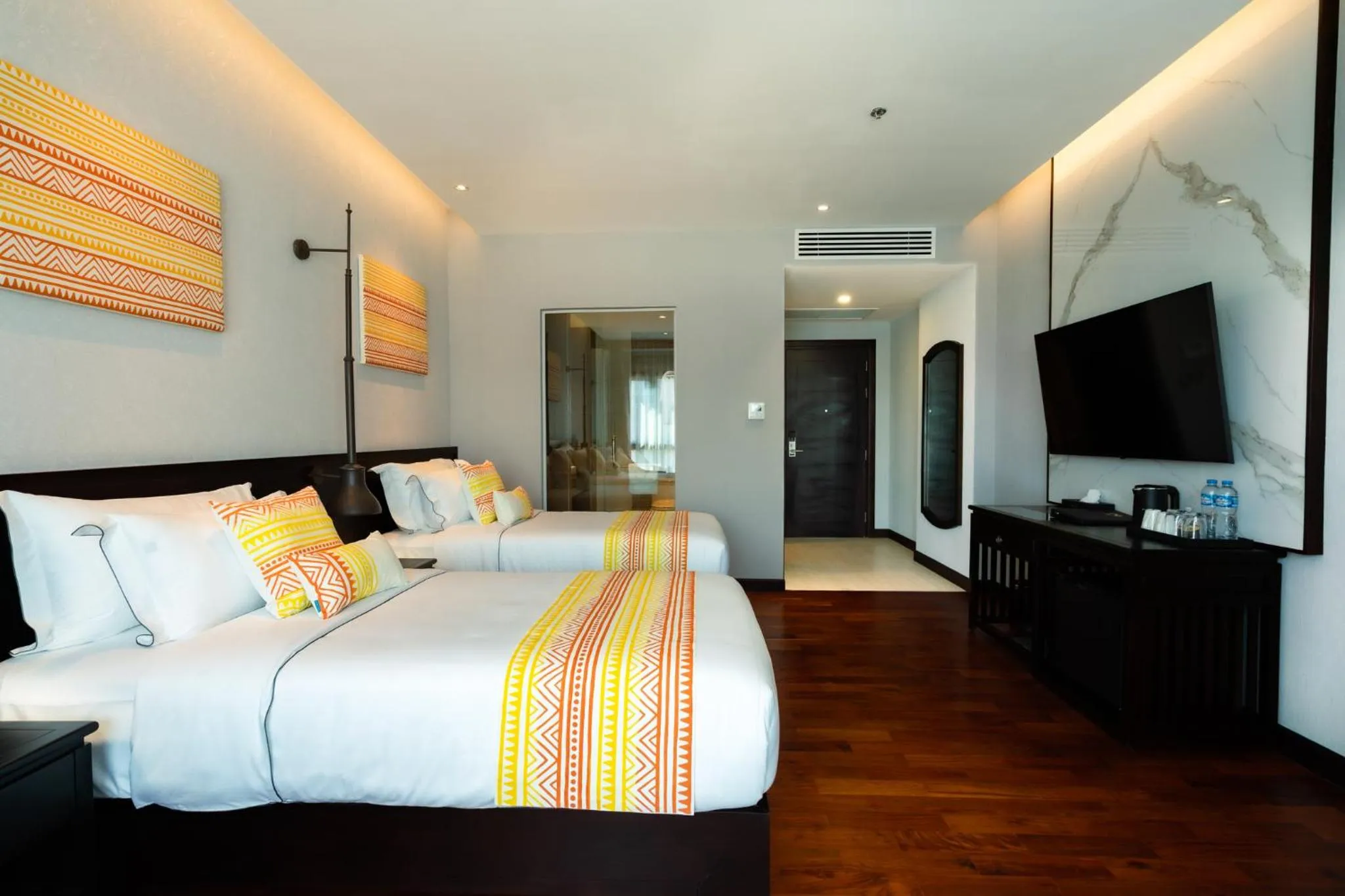Guests, Bed in Mintra Hotel Vientiane