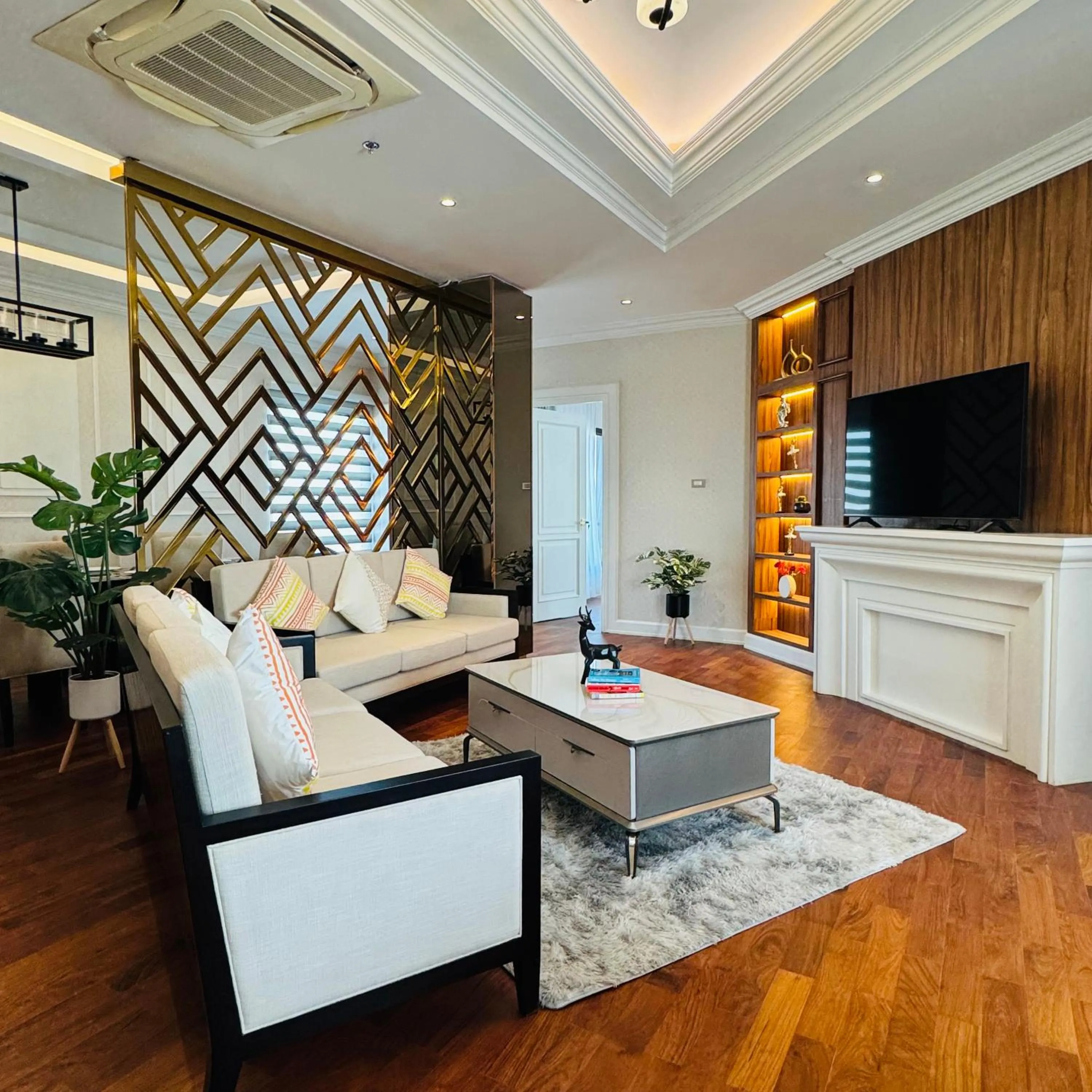 TV and multimedia in Mintra Hotel Vientiane