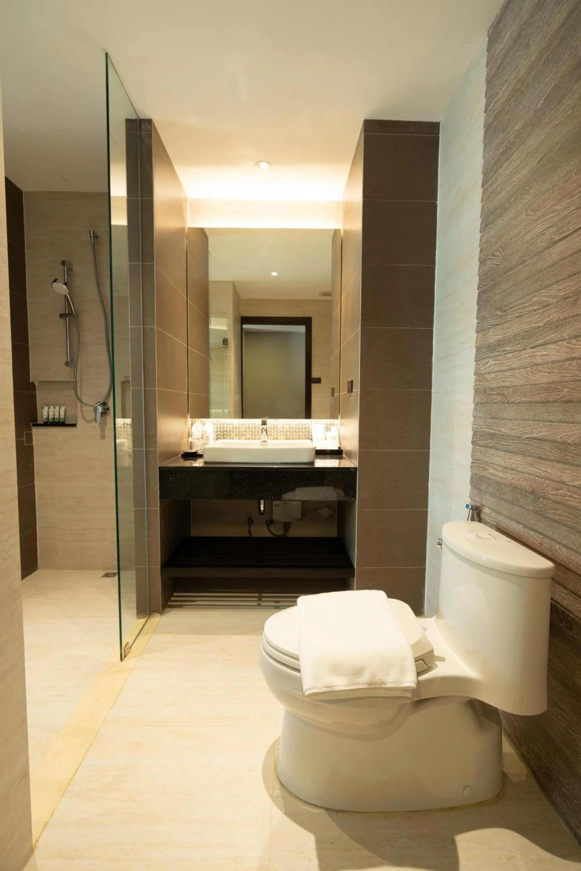 Bathroom in Mintra Hotel Vientiane
