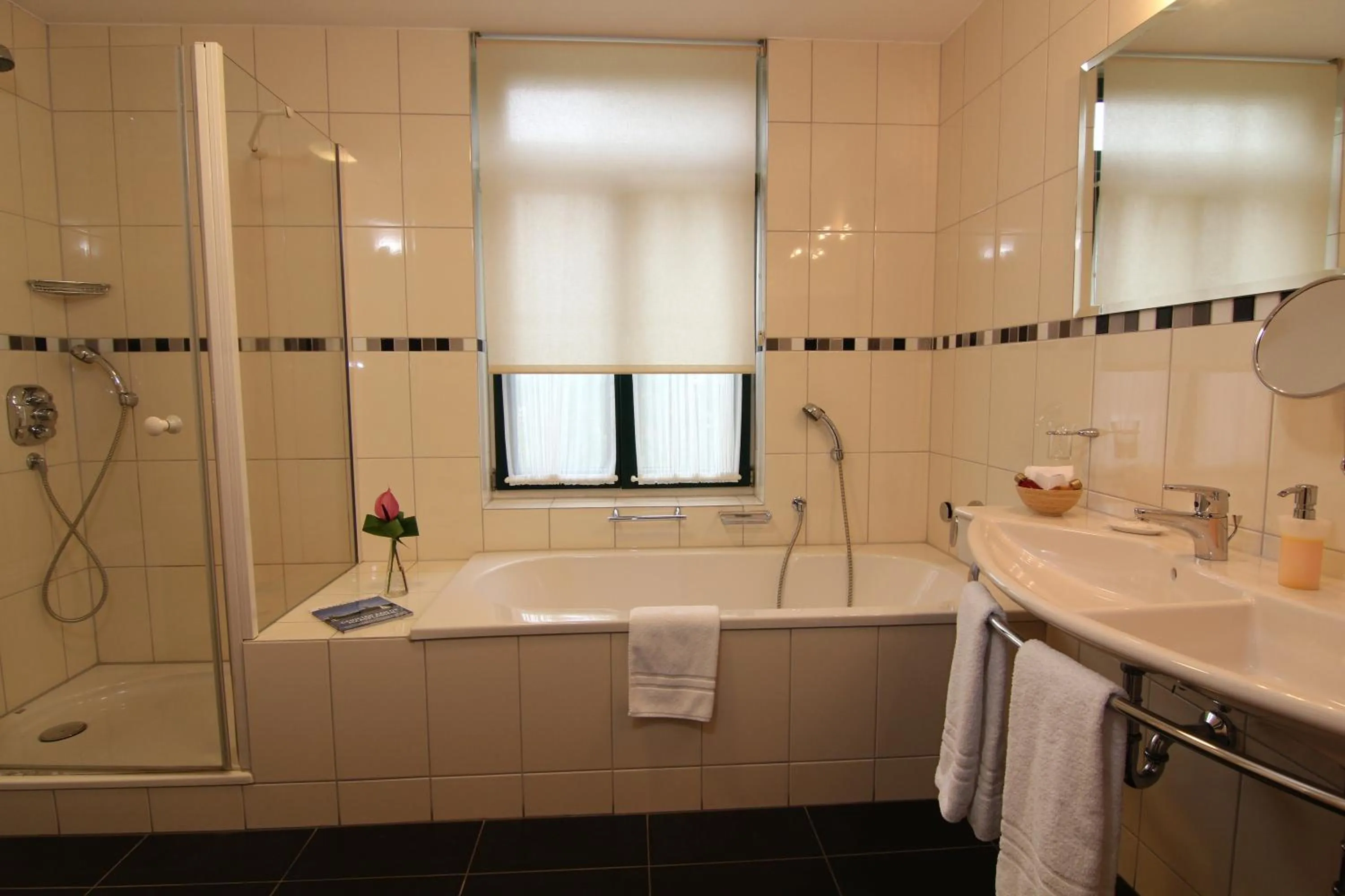 Shower in Restaurant Oolderhof BV