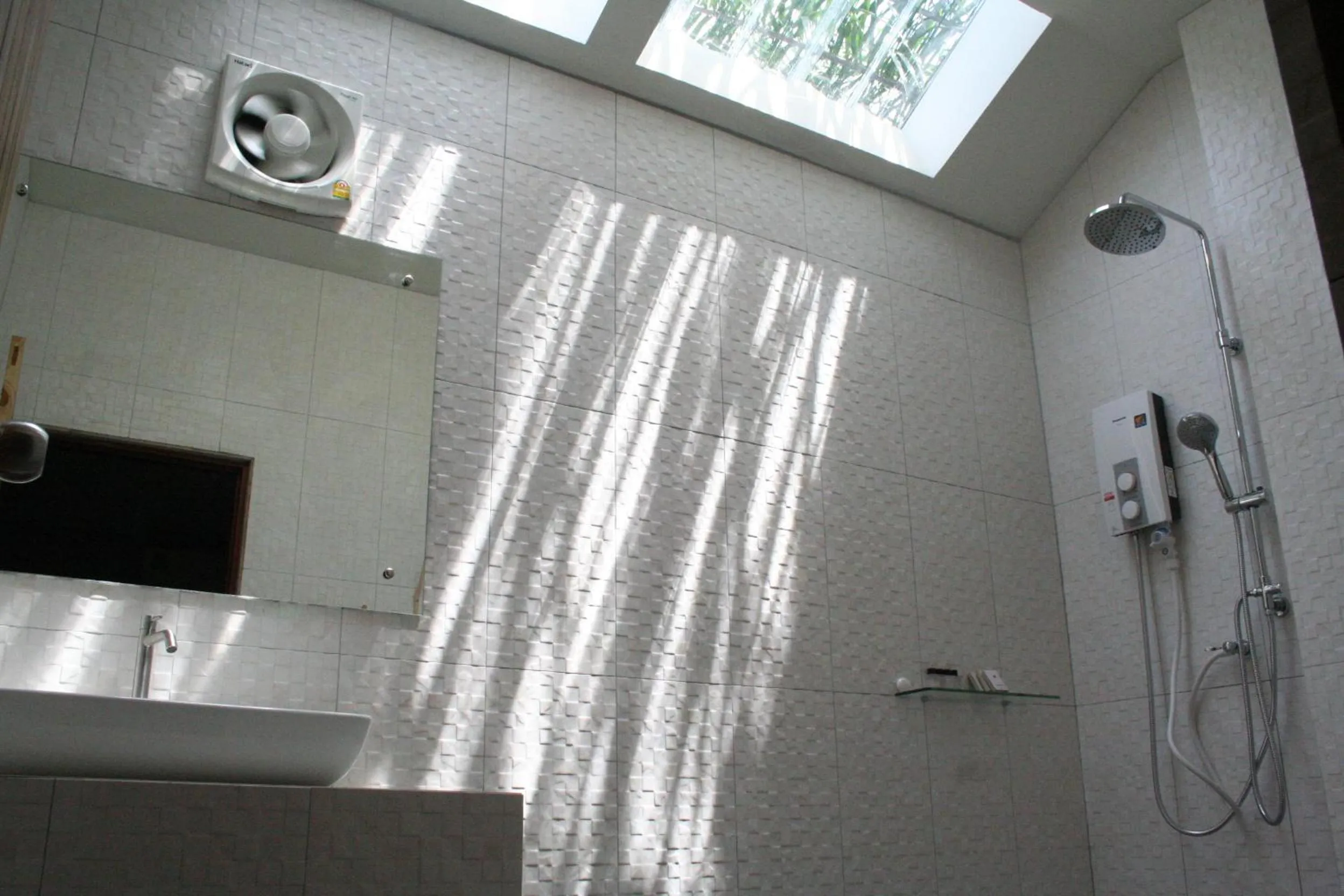 Shower in Le Pes Villas