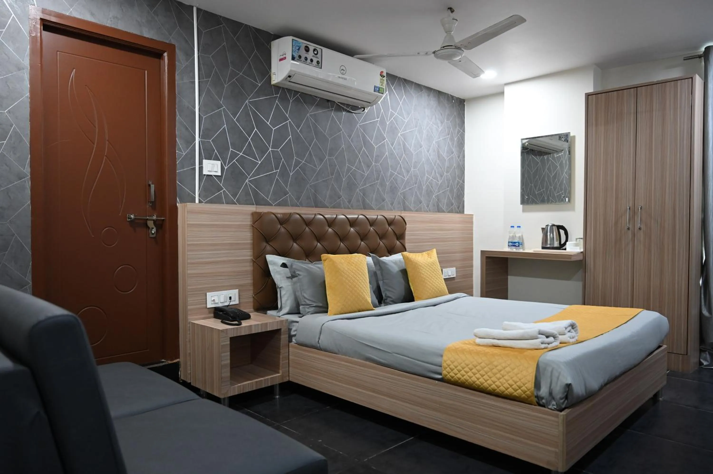 Bed in Hotel Supraja Yellow Bells