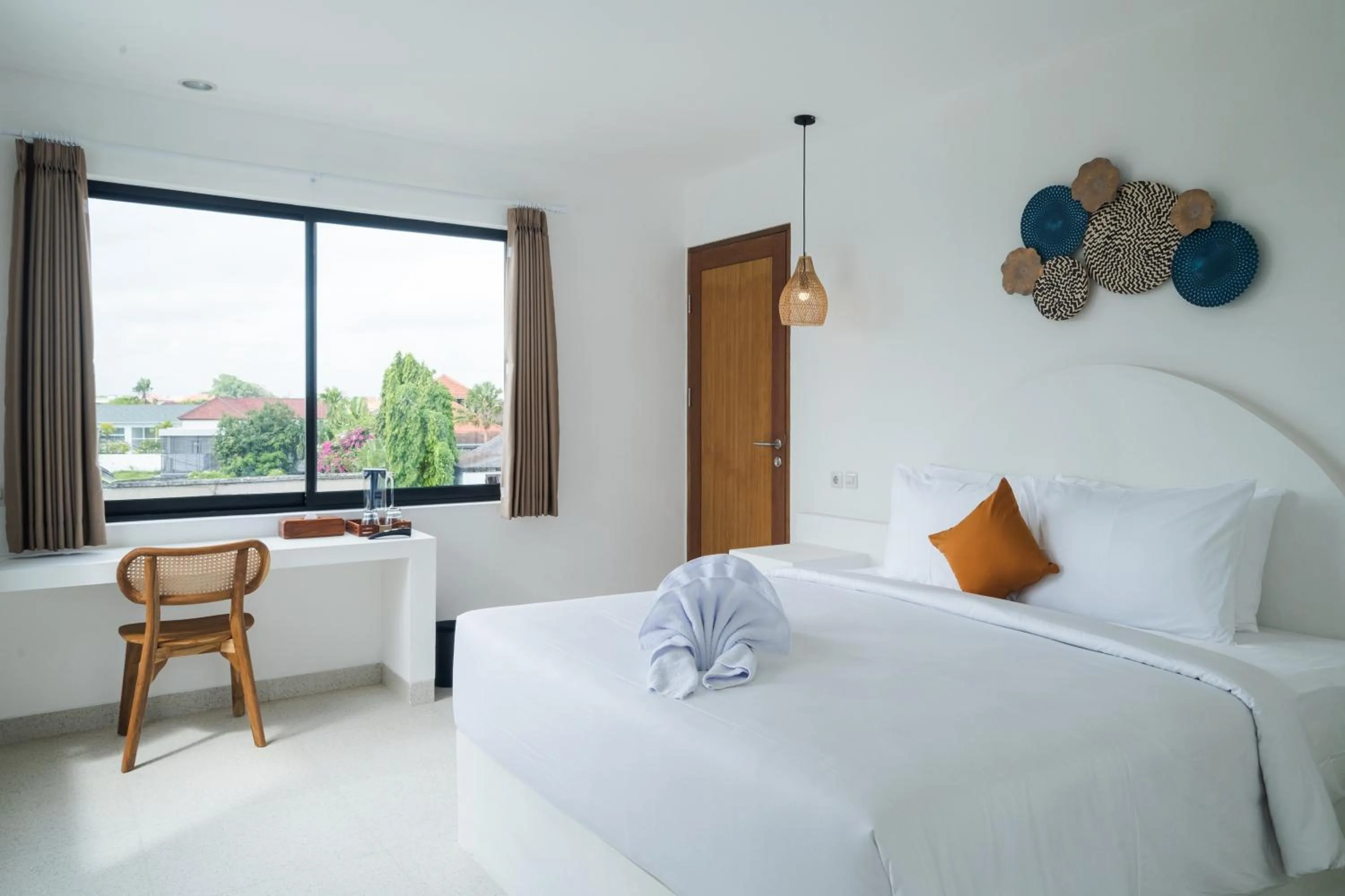 Photo of the whole room, Bed in The Simore