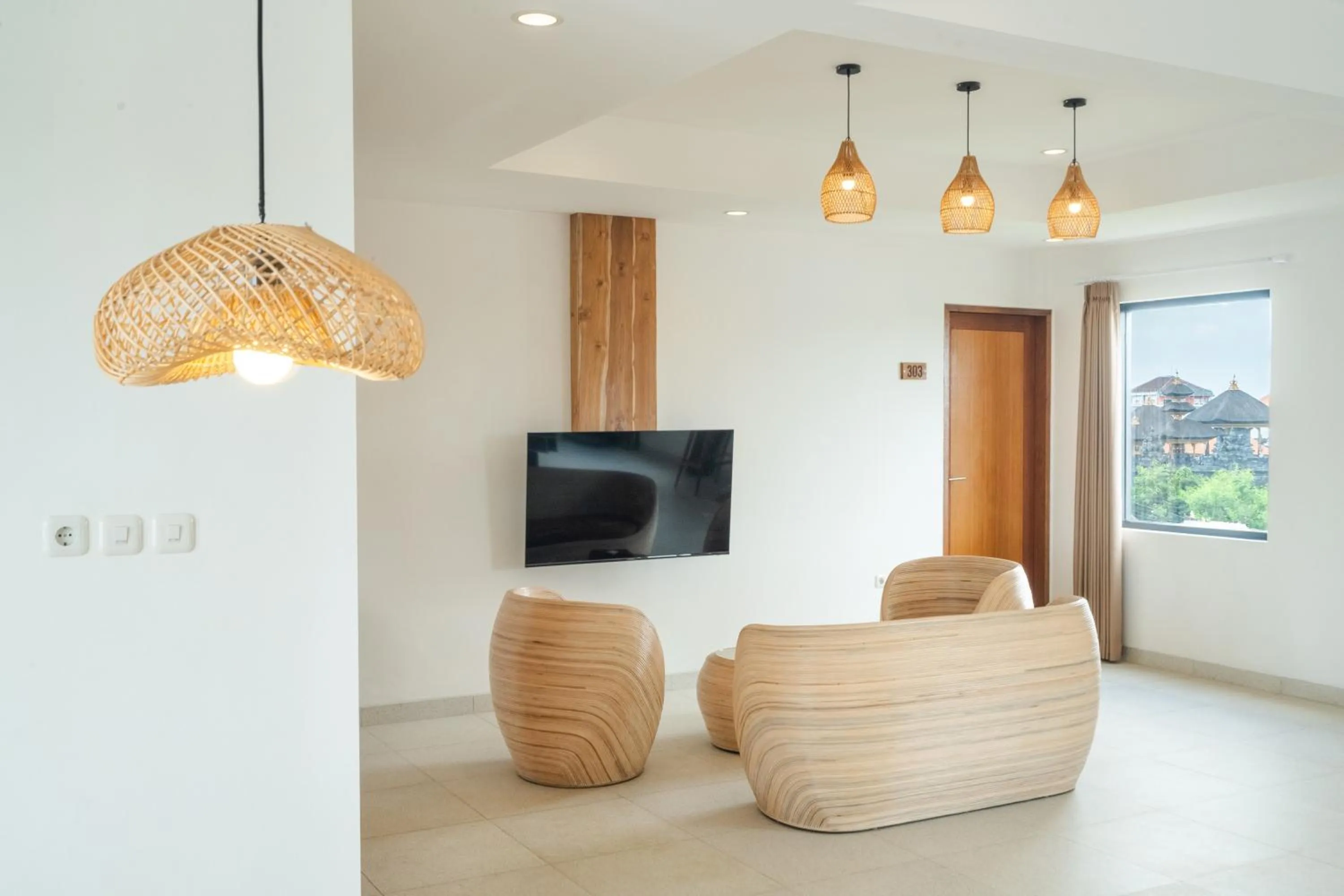 TV and multimedia in The Simore