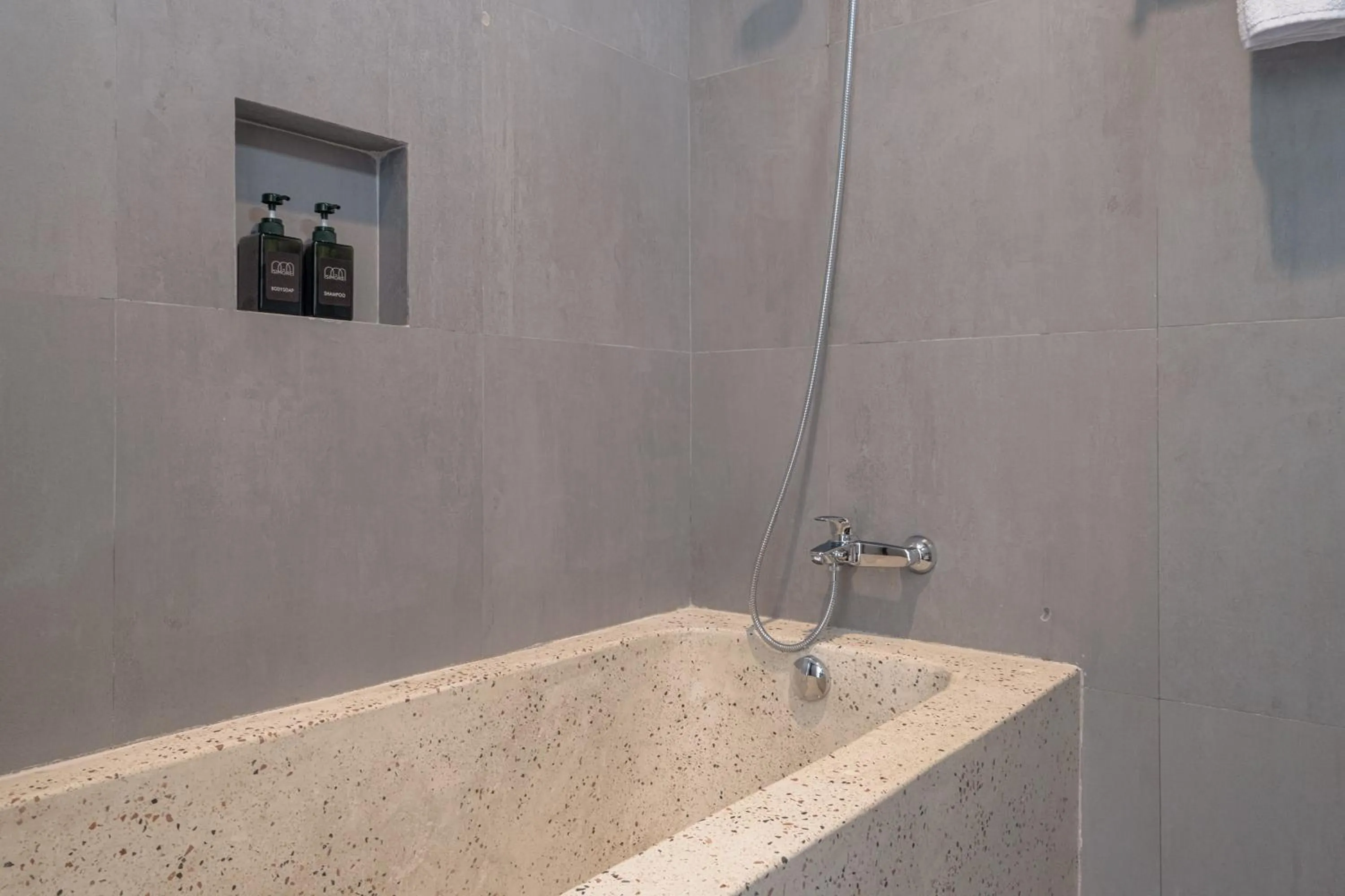 Shower in The Simore